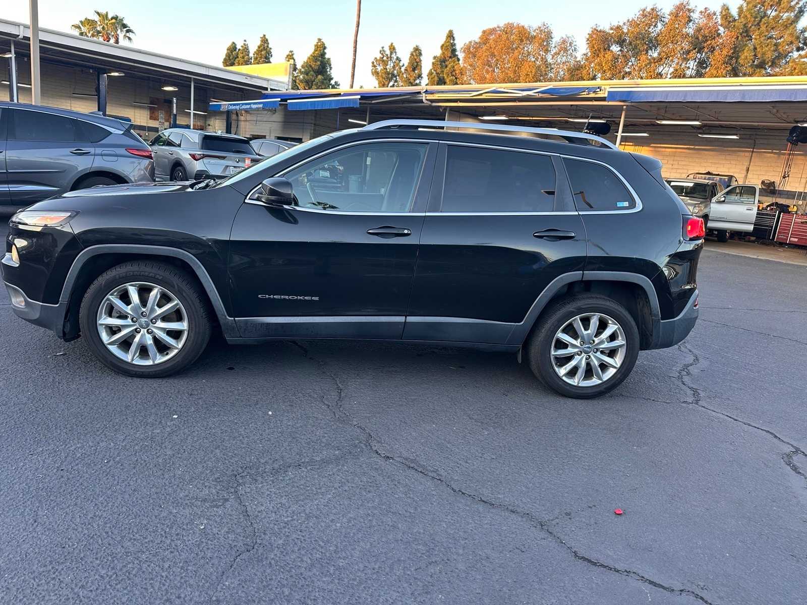 Used 2016 Jeep Cherokee Limited with VIN 1C4PJLDBXGW239488 for sale in Tustin, CA