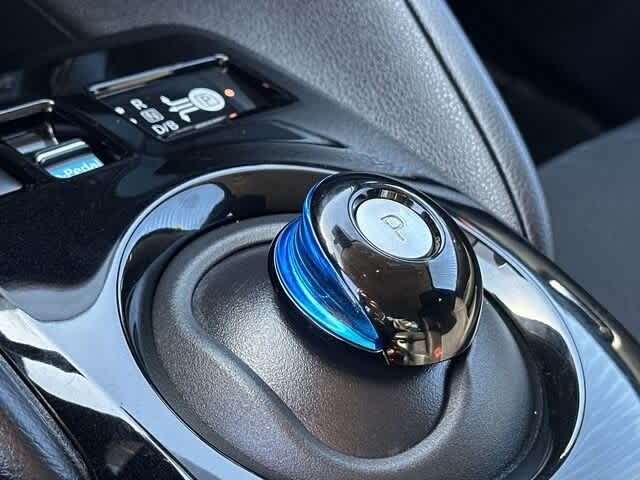Used Sunset Drift Chromaflair 2022 Nissan LEAF SV for Sale