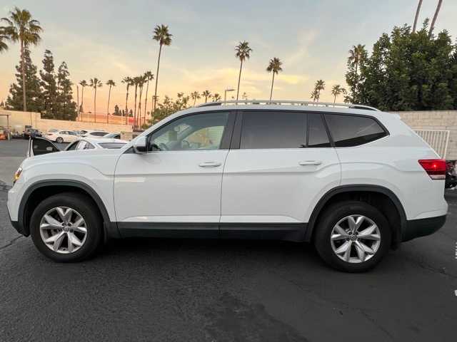 Used 2018 Volkswagen Atlas SE with VIN 1V2CP2CA8JC595431 for sale in Tustin, CA