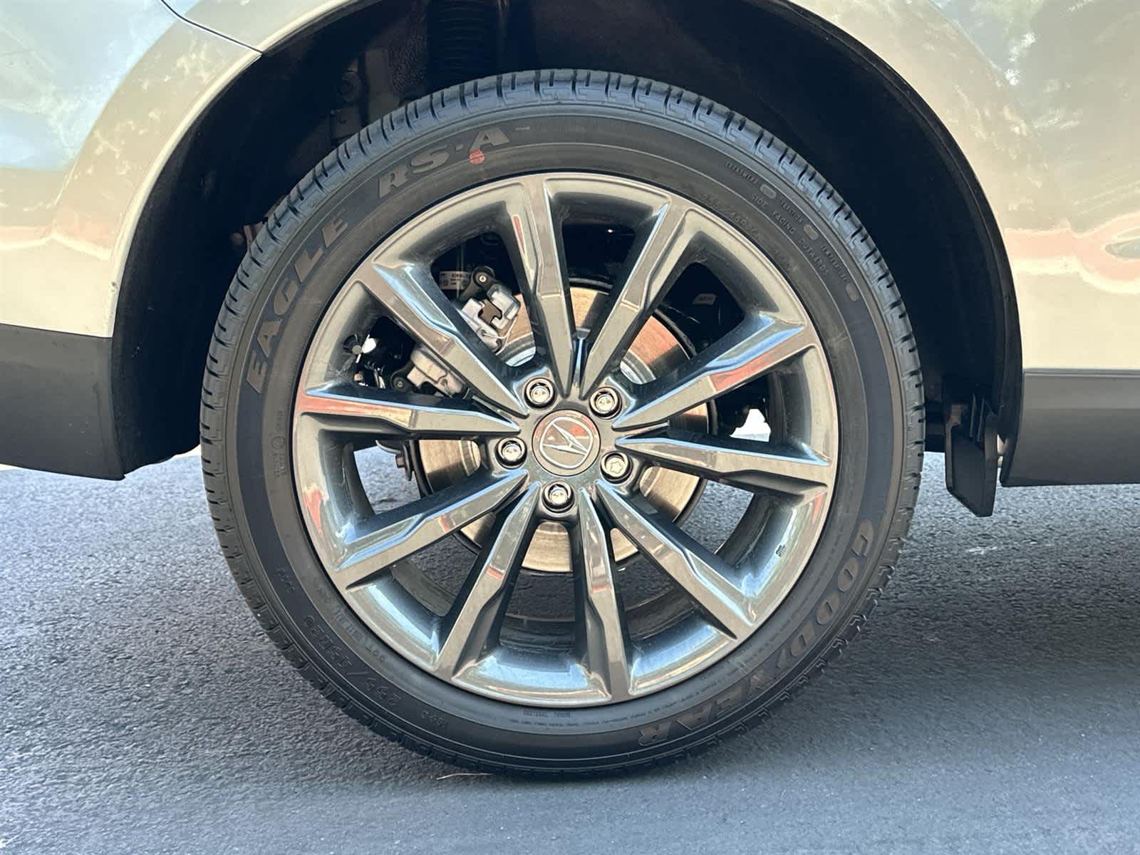 New Solar Silver Metallic 2025 Acura RDX w/A-Spec Package New Solar Silver Metallic 2025 Acura RDX w/A-Spec Package