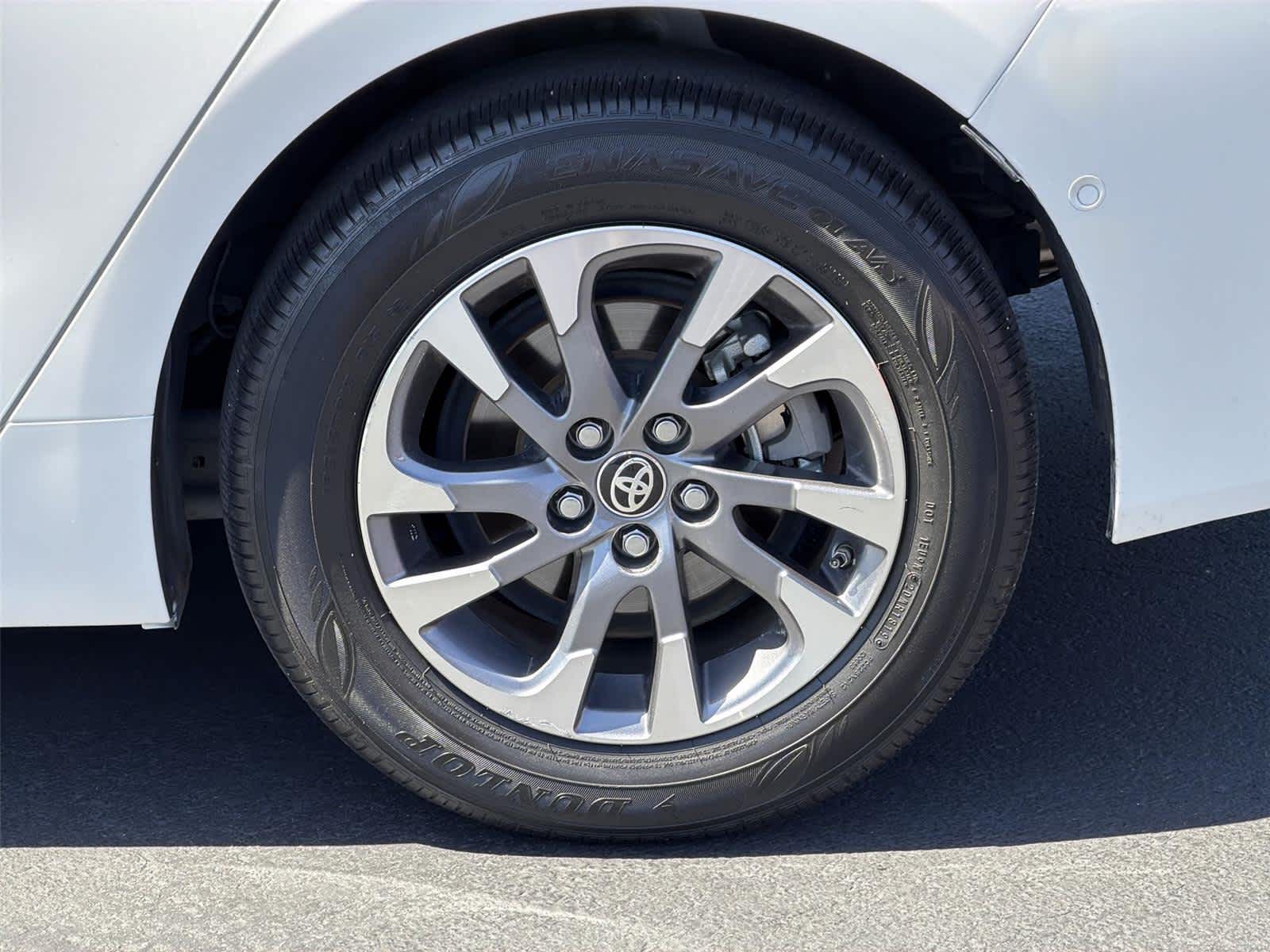 2019 Toyota Prius XLE - Photo 9