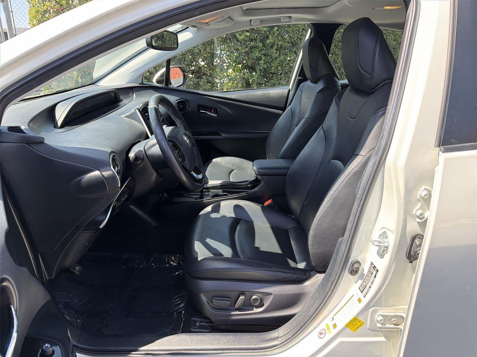 2019 Toyota Prius XLE - Photo 12