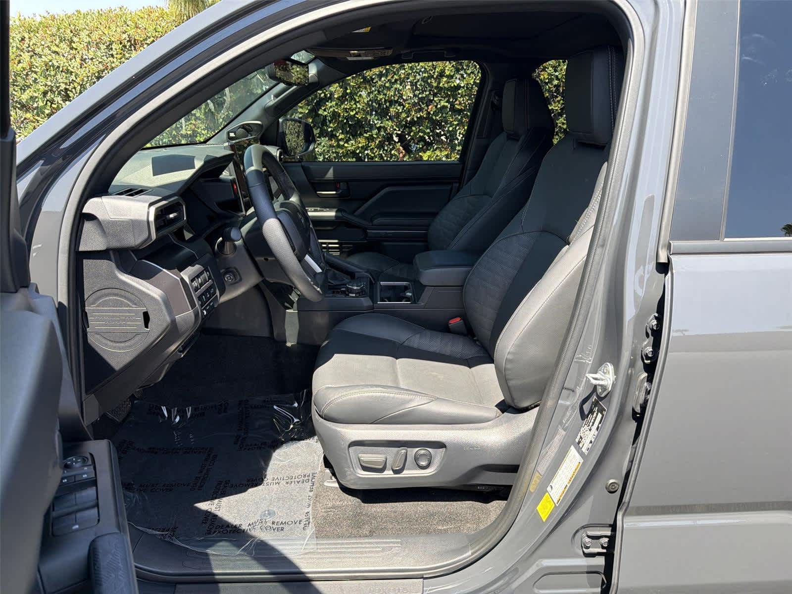 2025 Toyota 4Runner TRD Off-Road - Photo 12
