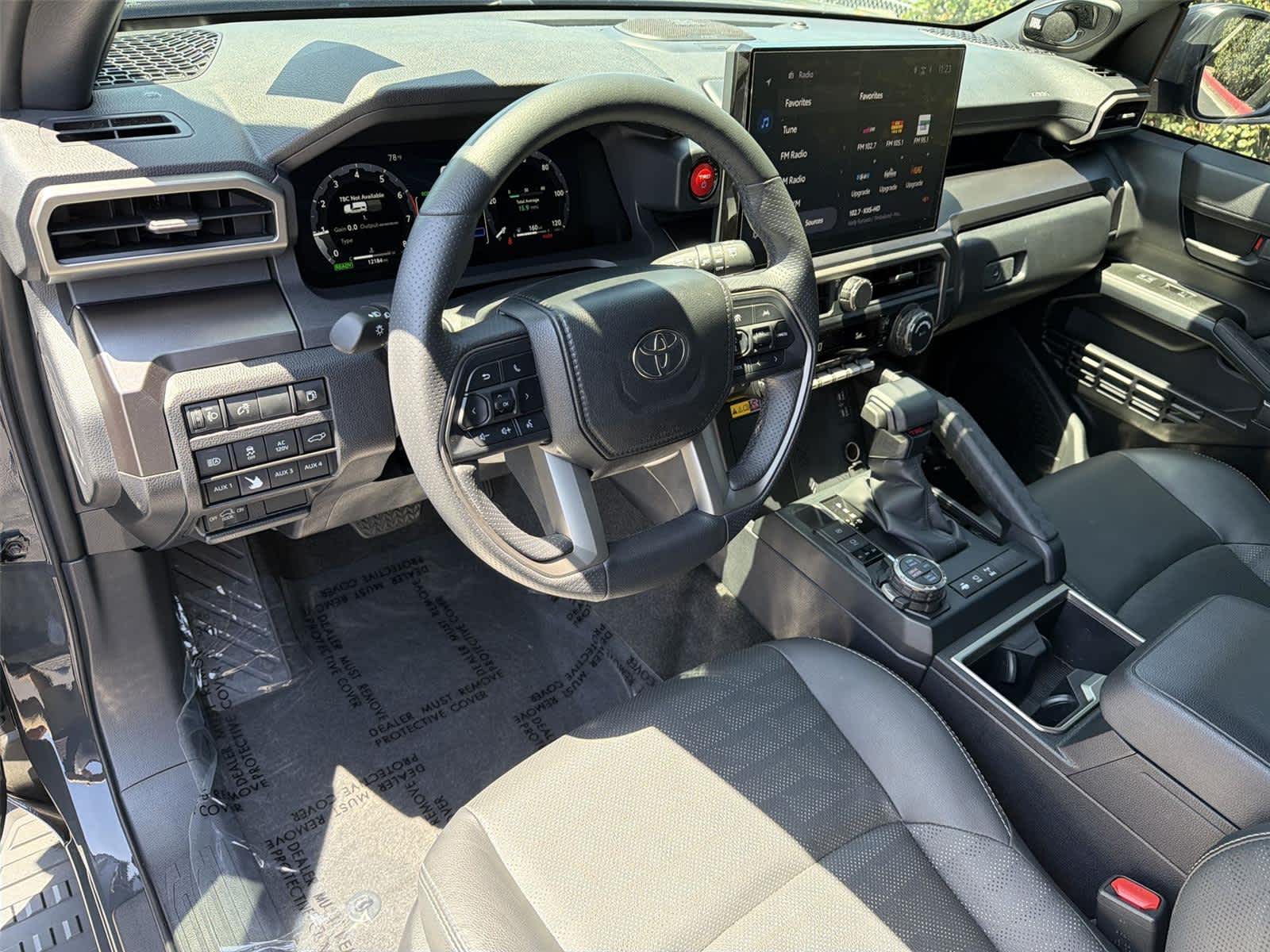 2025 Toyota 4Runner TRD Off-Road - Photo 2