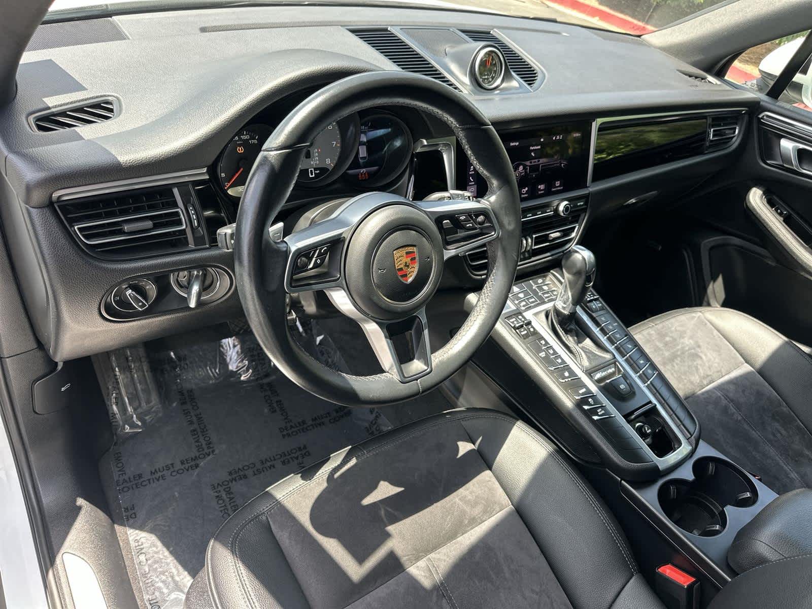 2021 Porsche Macan S photo 2