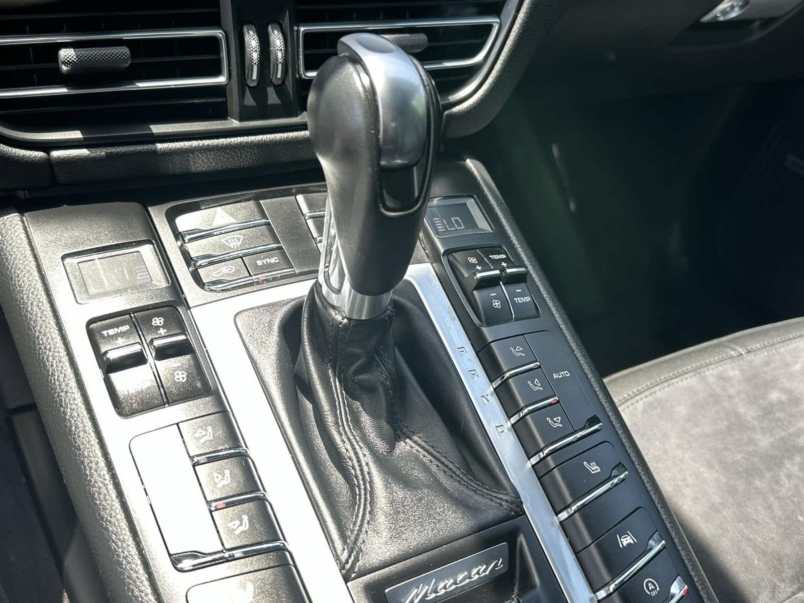 2021 Porsche Macan S photo 16
