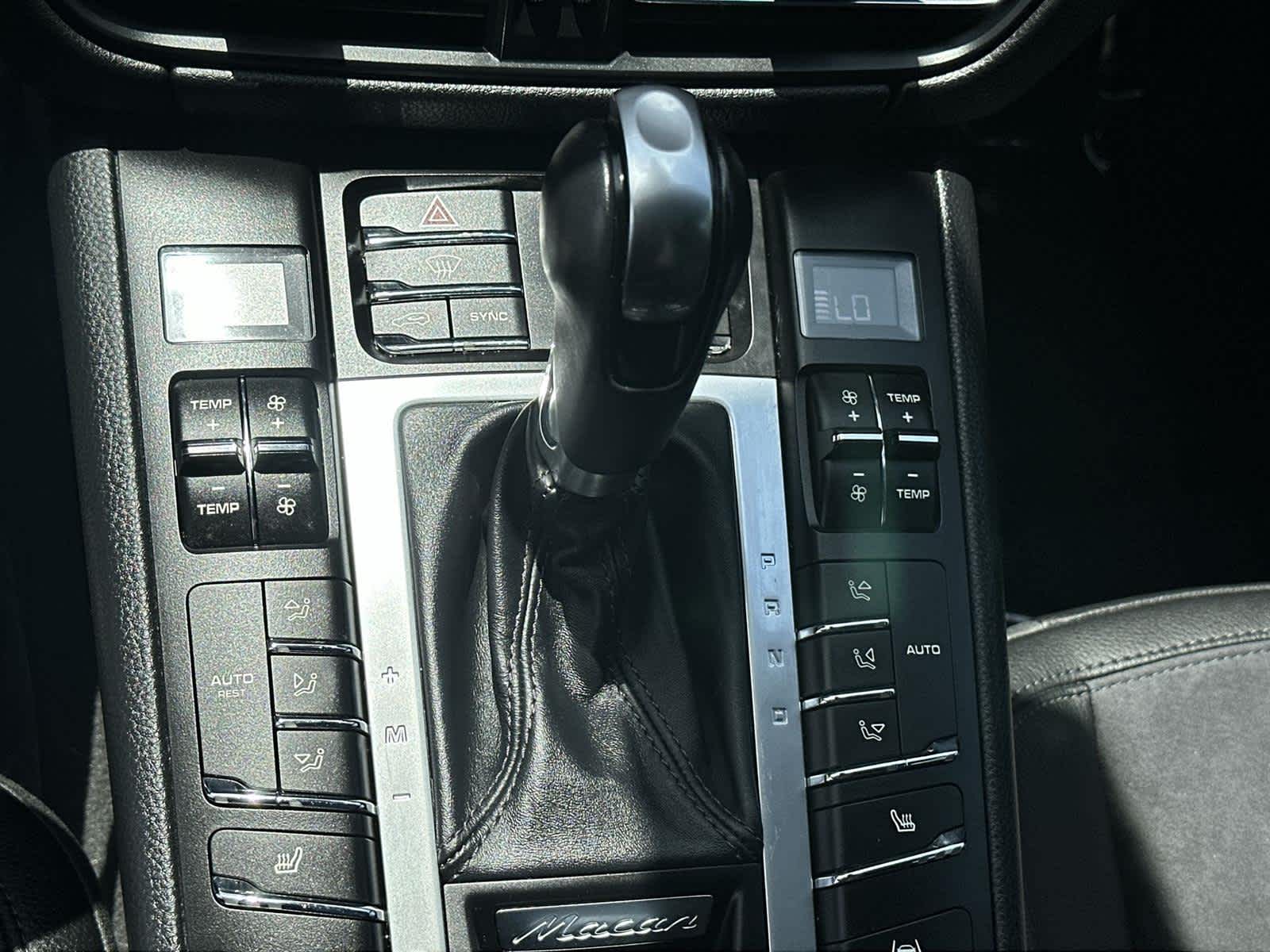 2021 Porsche Macan S photo 22
