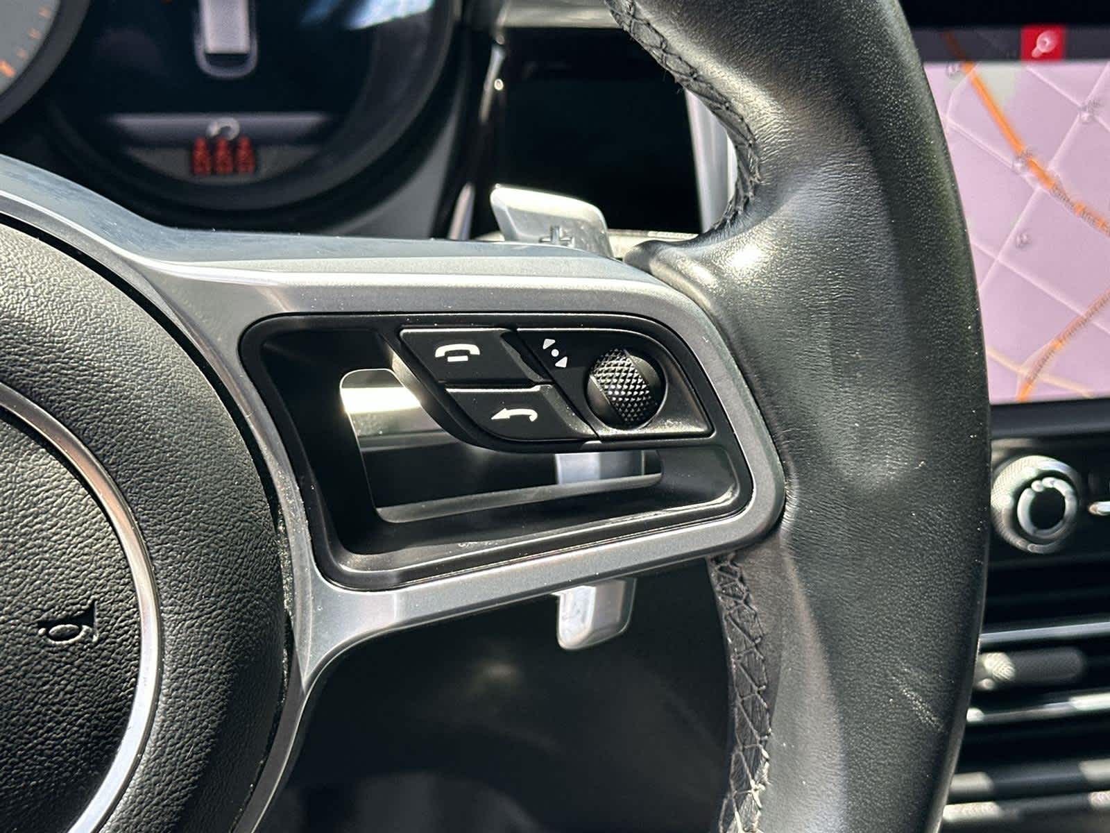 2021 Porsche Macan S photo 9