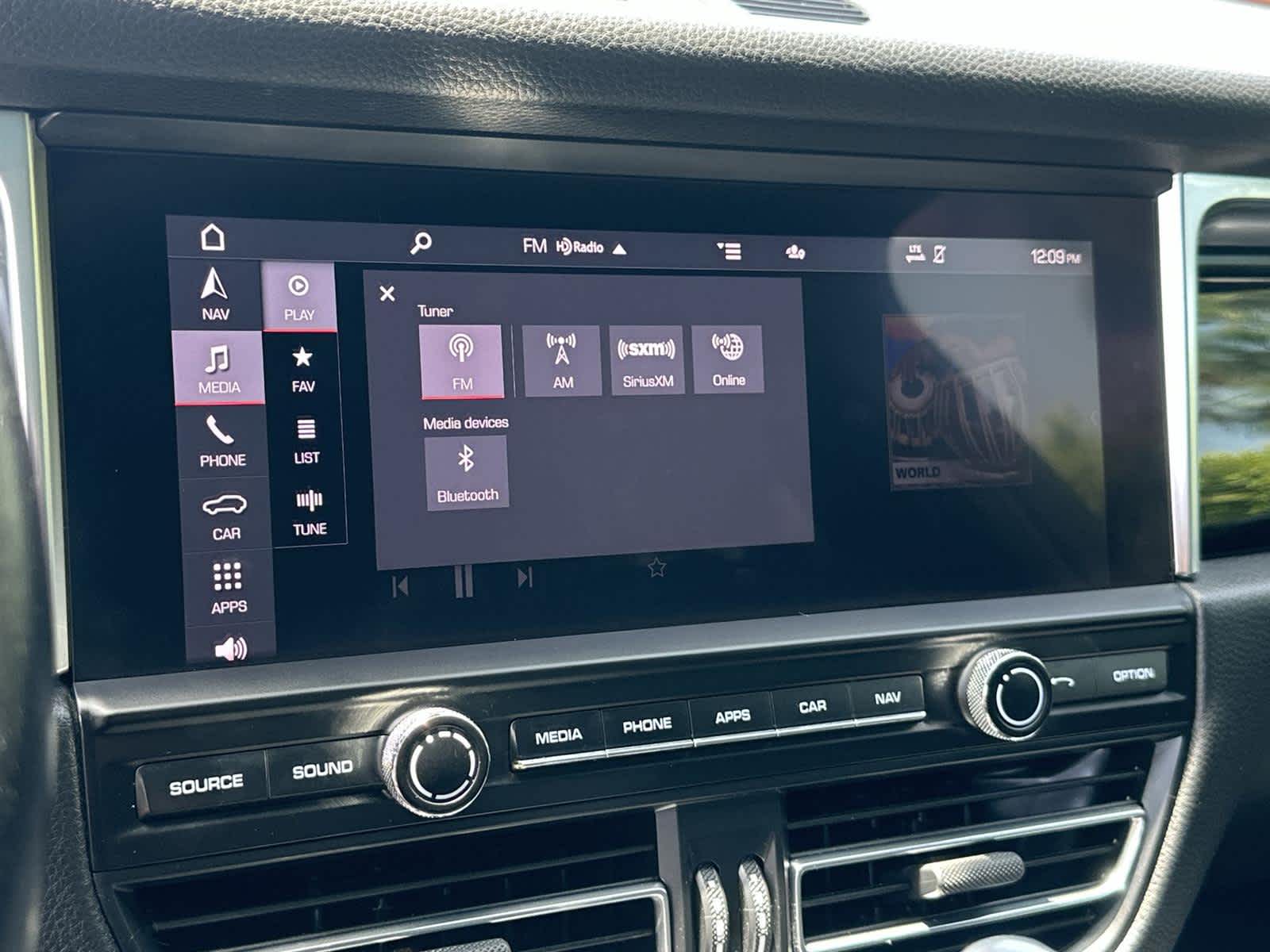 2021 Porsche Macan S photo 14