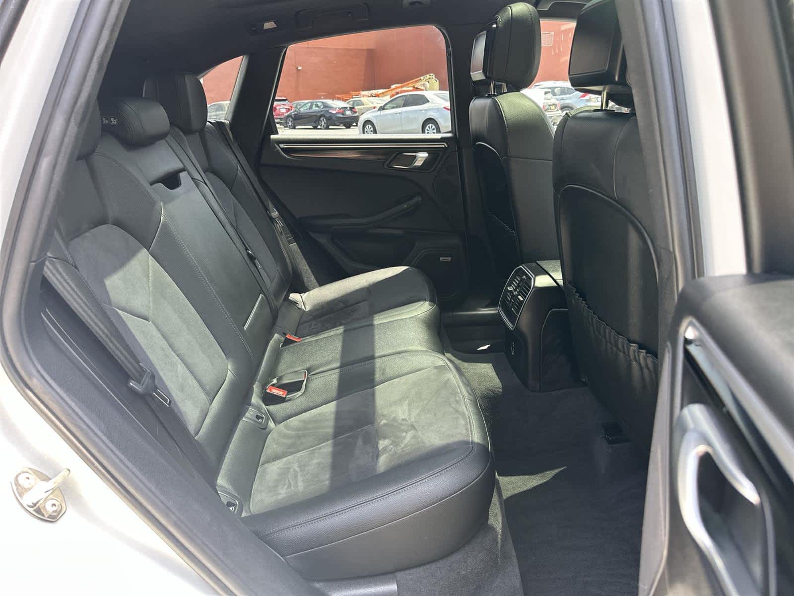 2021 Porsche Macan S photo 11