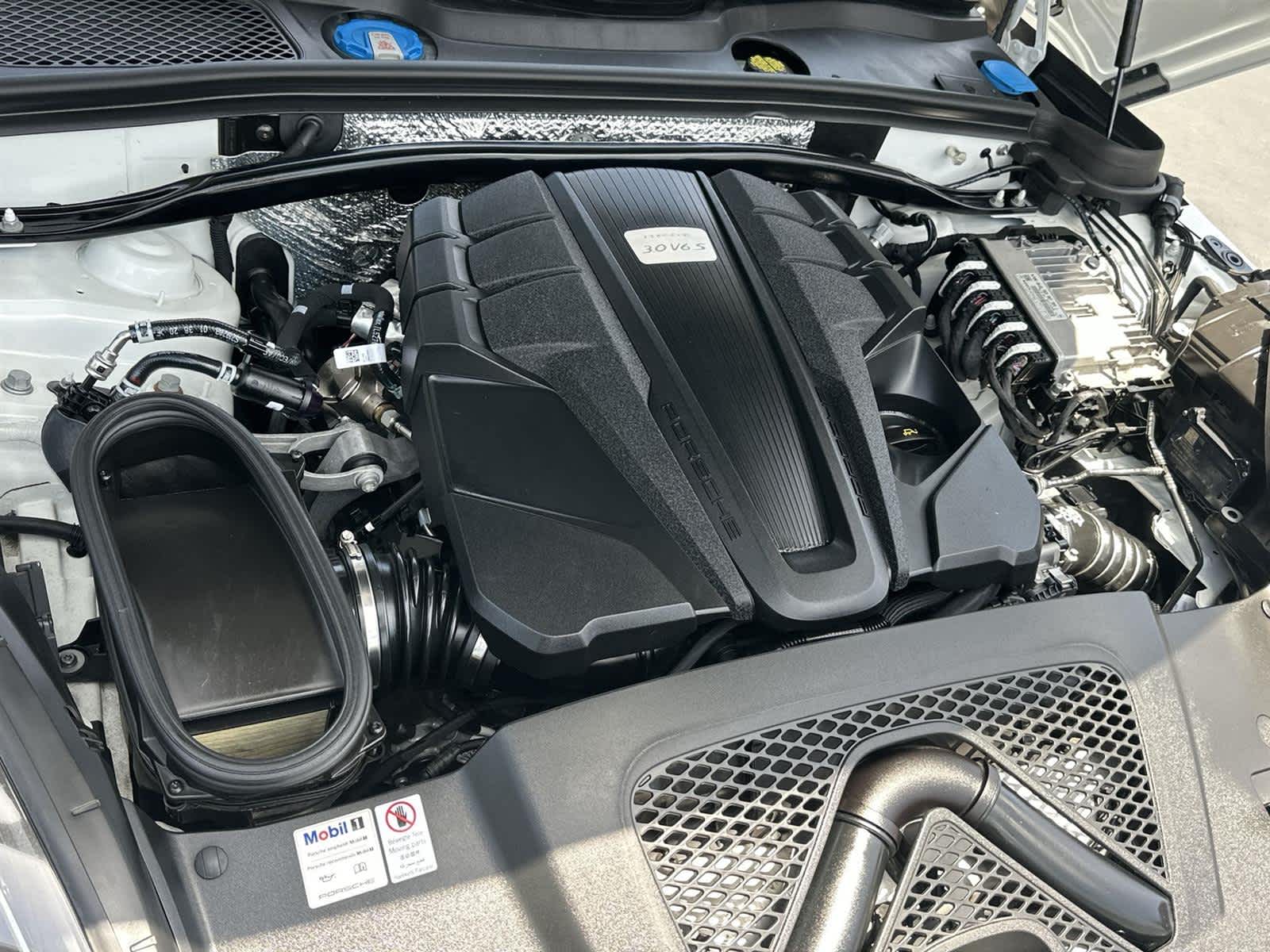 2021 Porsche Macan S photo 7