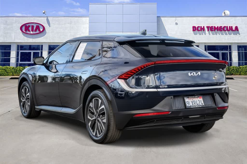 View vehicle photo 6