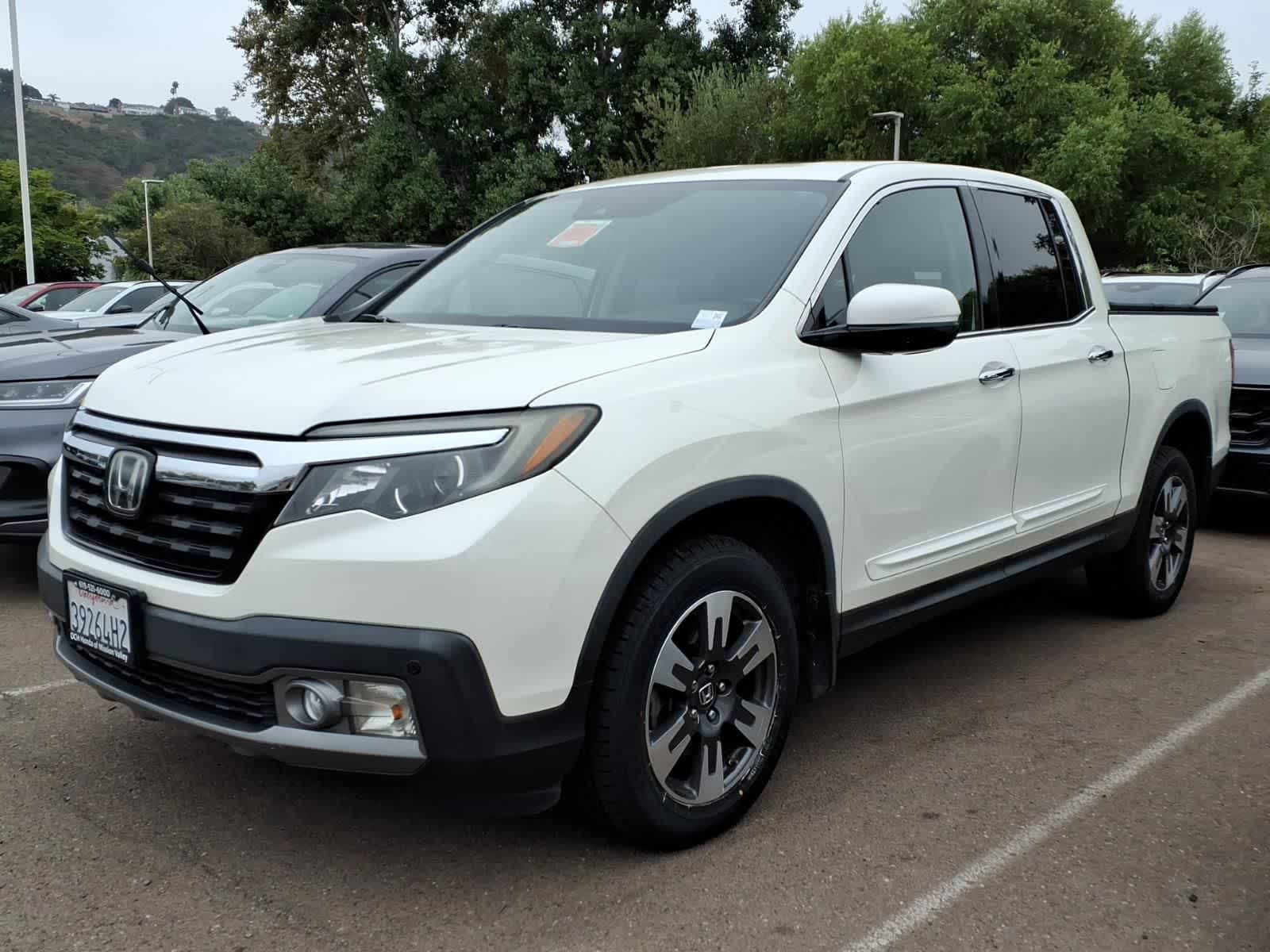 White 2017 Honda Ridgeline Pickup Truck All-Wheel Drive 6-Speed Automatic