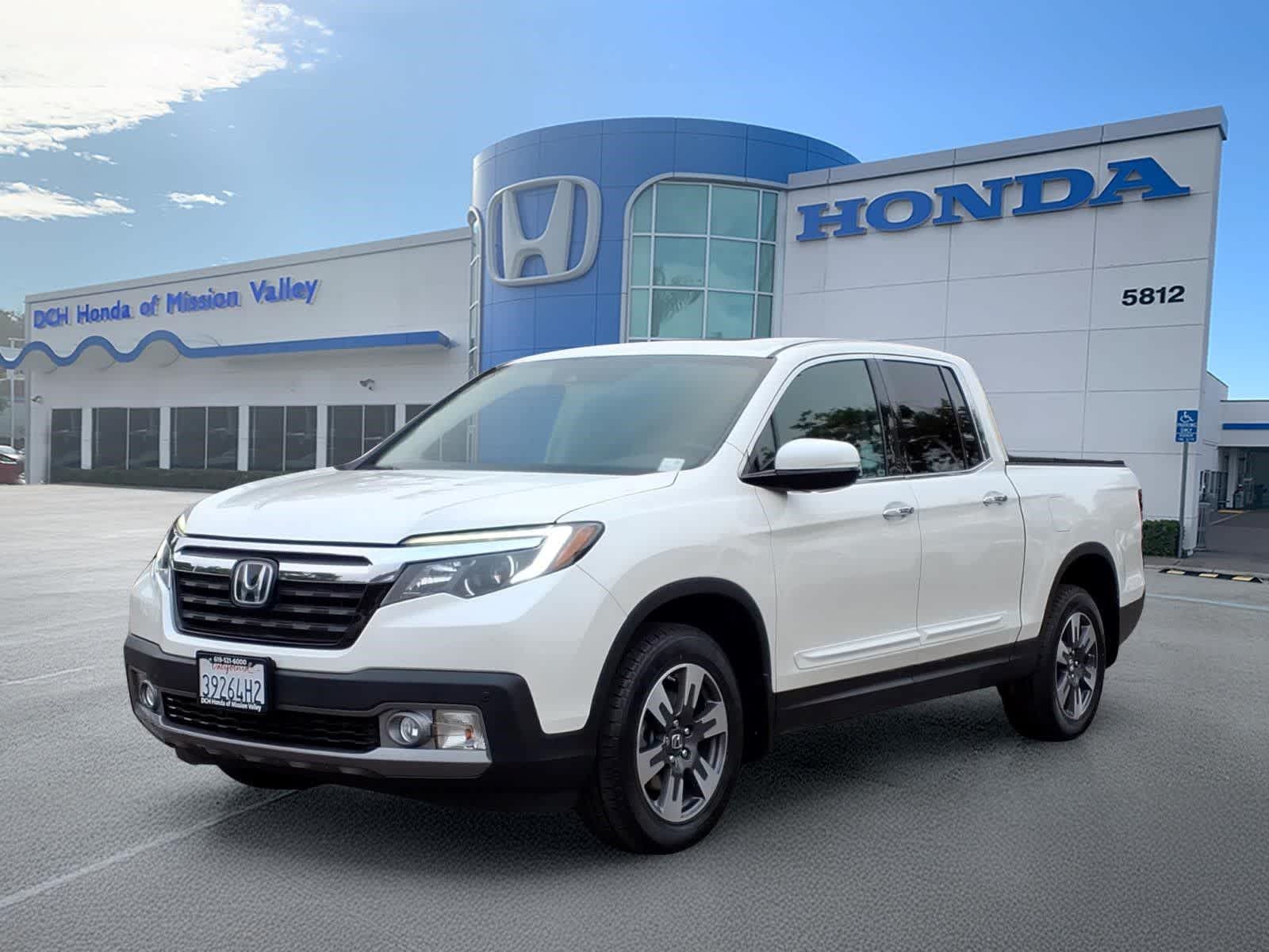 White 2017 Honda Ridgeline Pickup Truck All-Wheel Drive 6-Speed Automatic