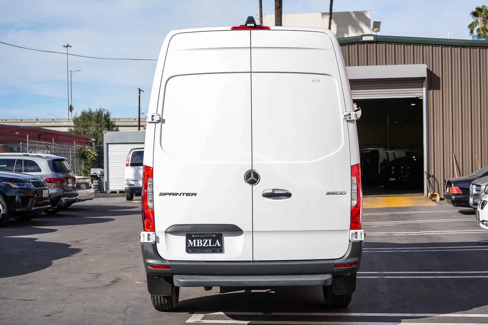 View vehicle photo 7