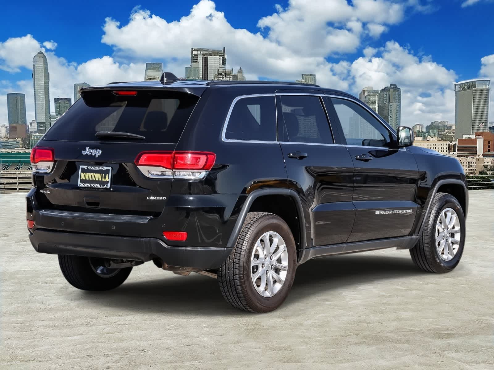 View vehicle photo 4