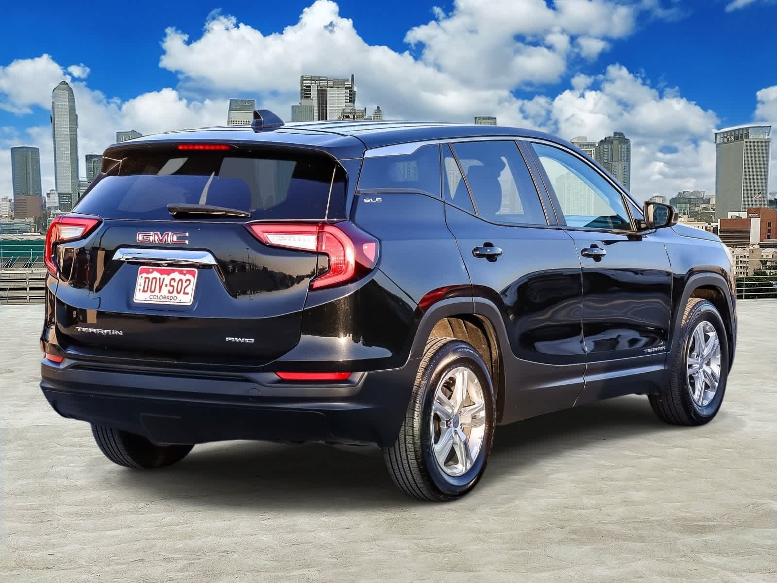 View vehicle photo 4