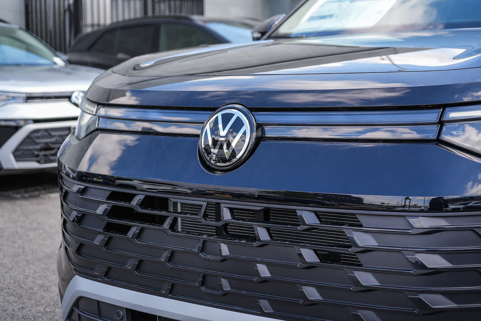 View vehicle photo 5