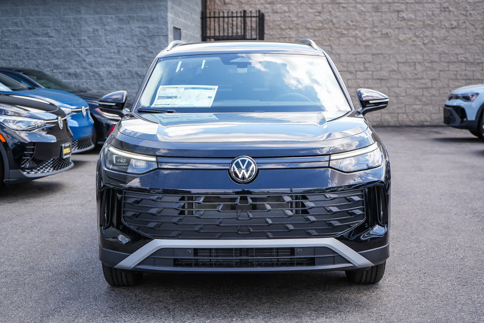 View vehicle photo 2