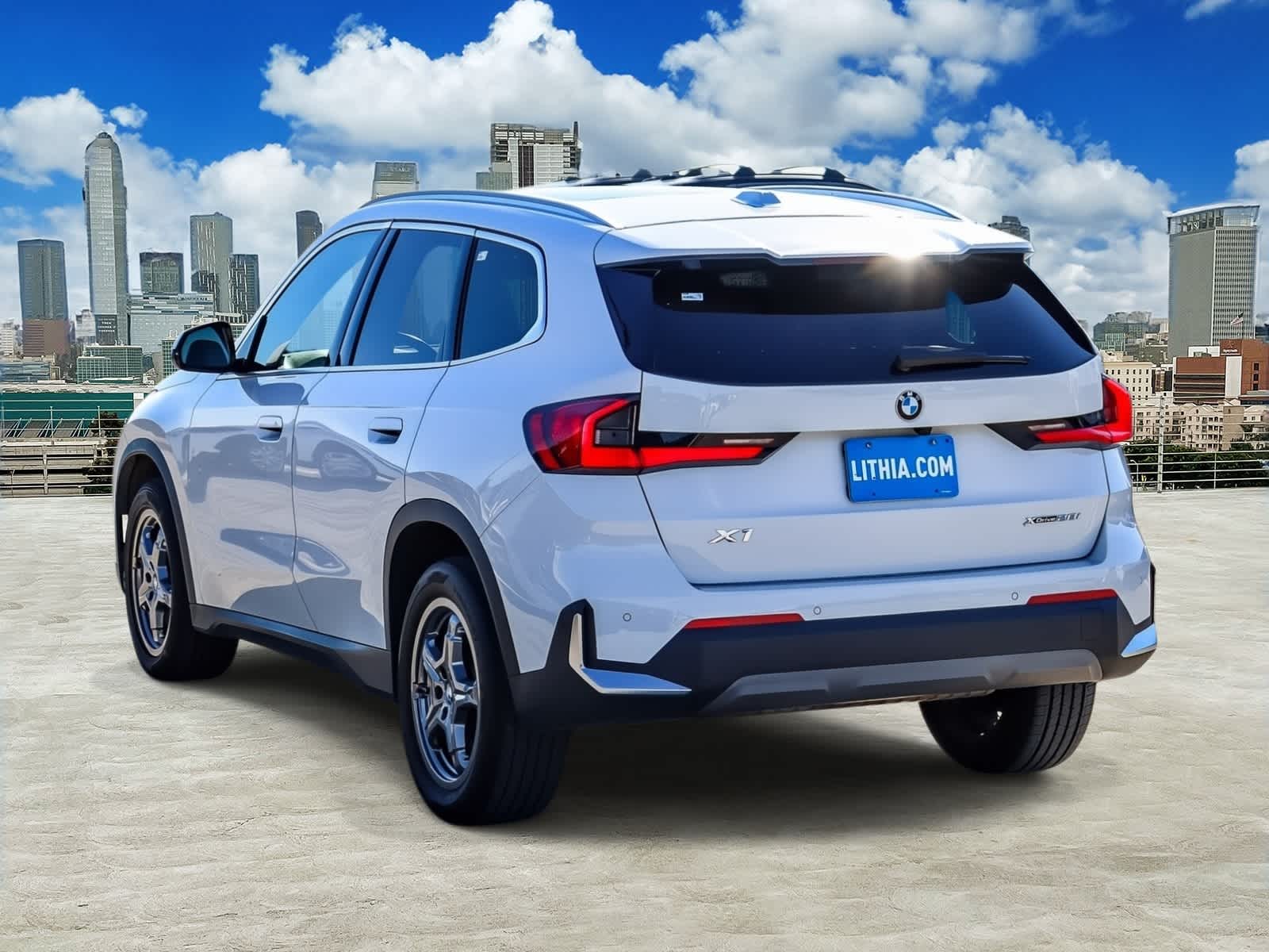 View vehicle photo 6