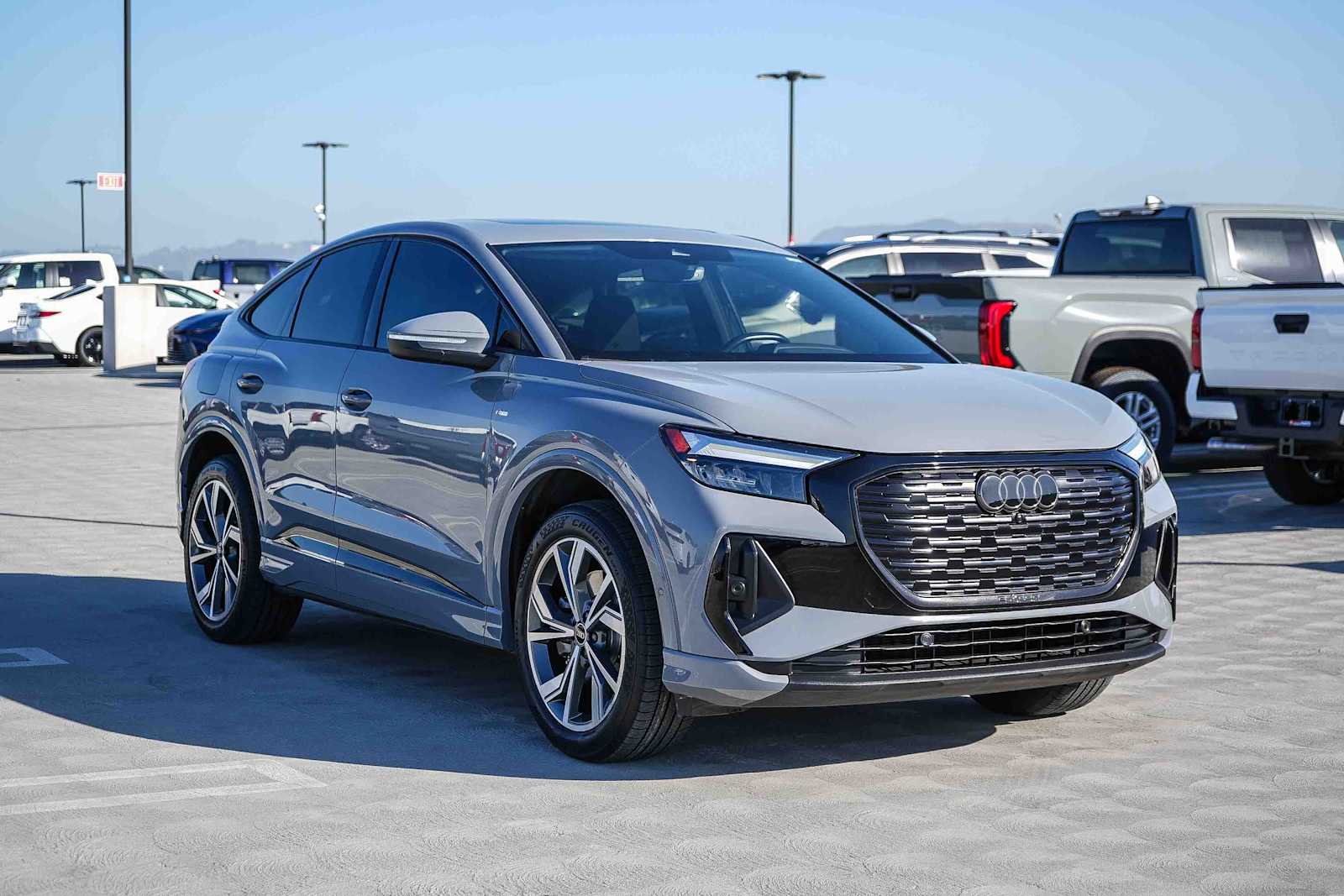 View vehicle photo 3