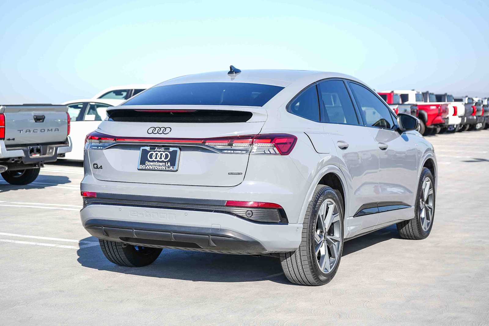 View vehicle photo 7