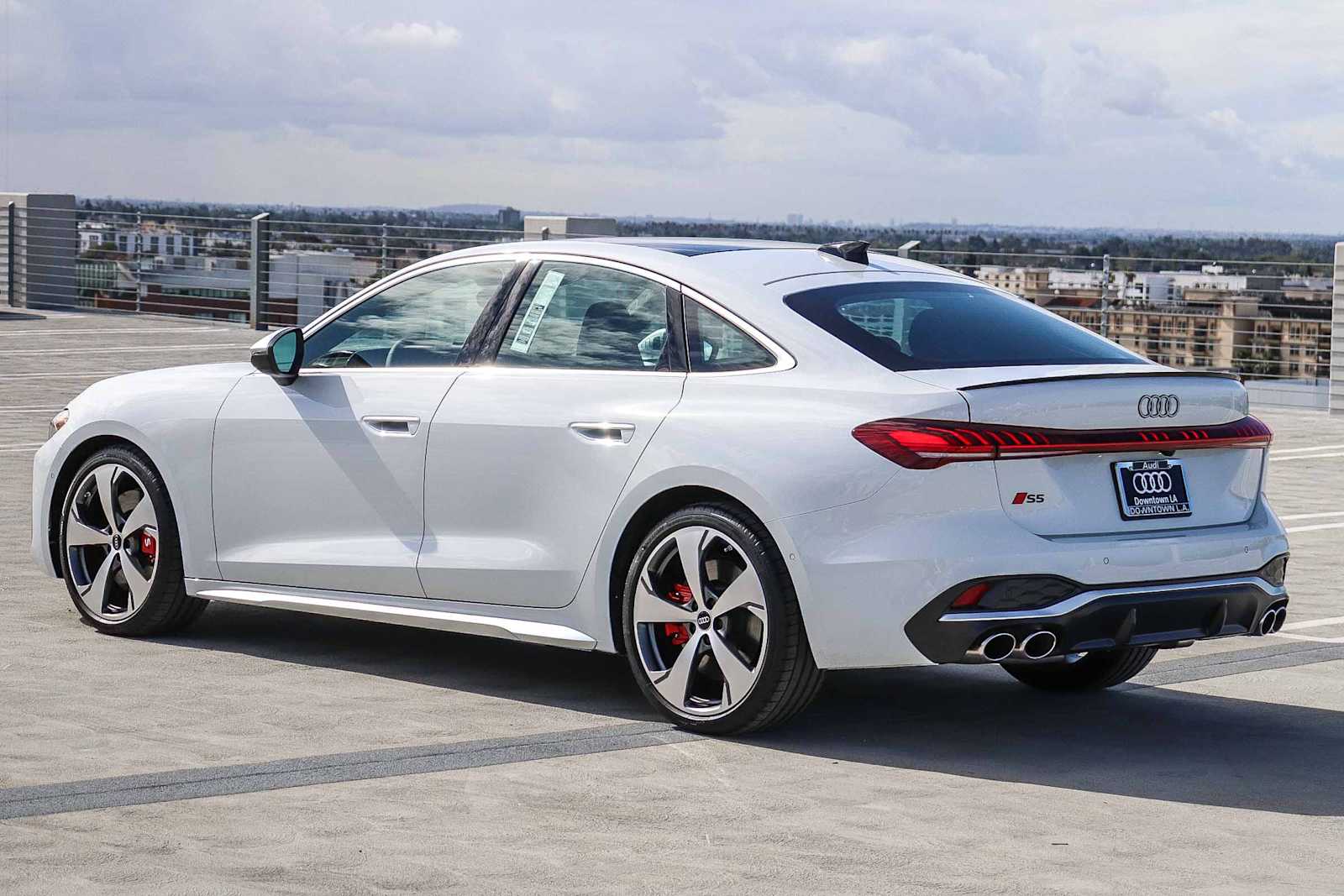 View vehicle photo 6