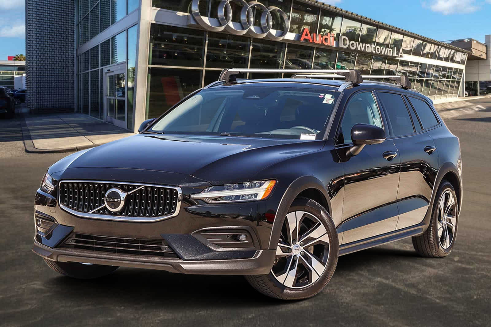 2023 Volvo V60 Cross Country B5 Plus AWD    