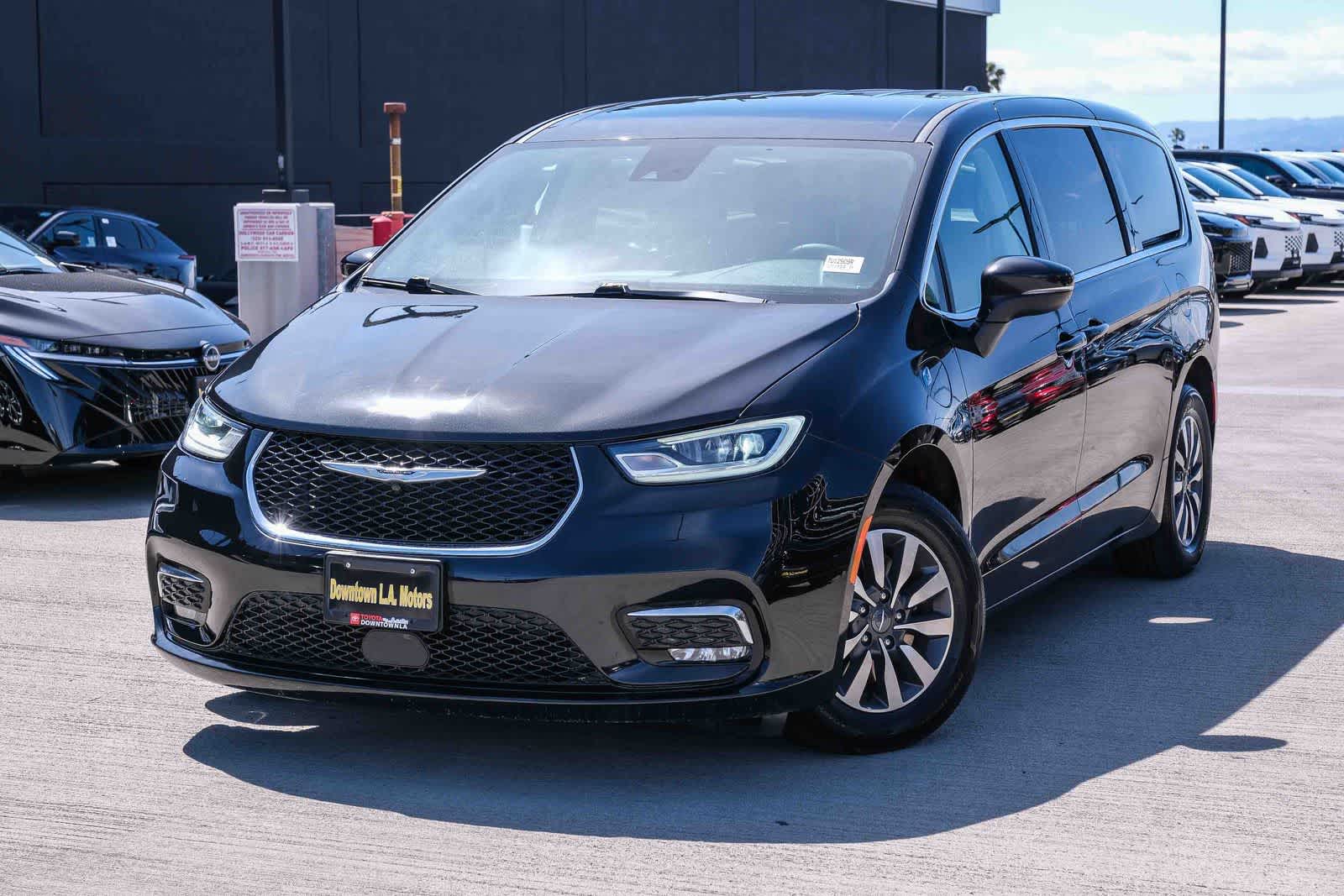 2023 Chrysler Pacifica Hybrid Touring L