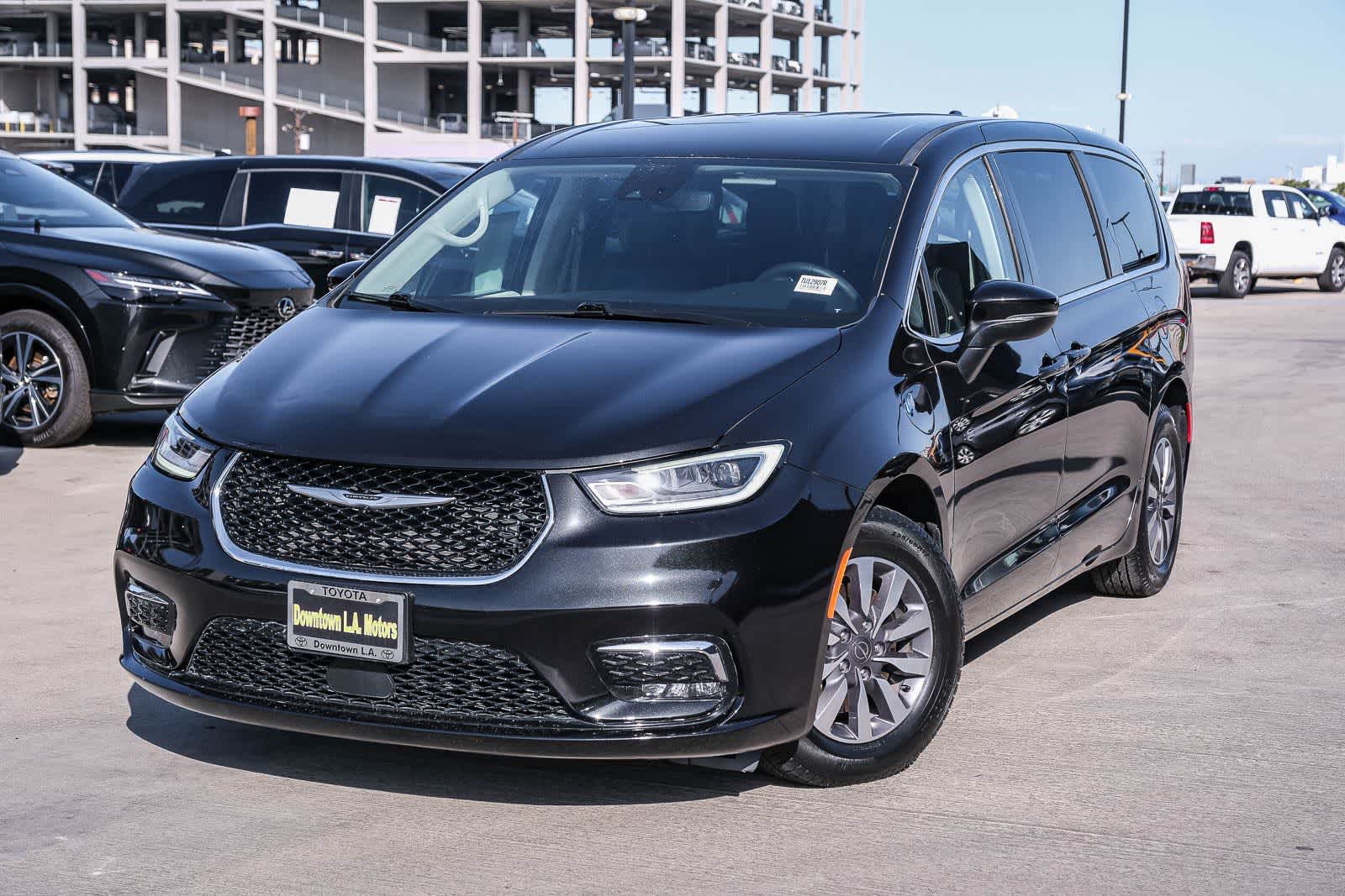 2023 Chrysler Pacifica Hybrid Touring L