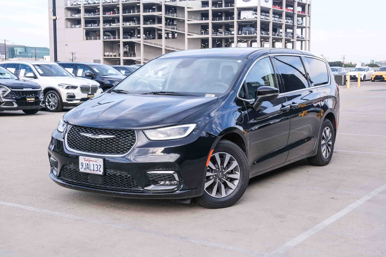2023 Chrysler Pacifica Hybrid Touring L