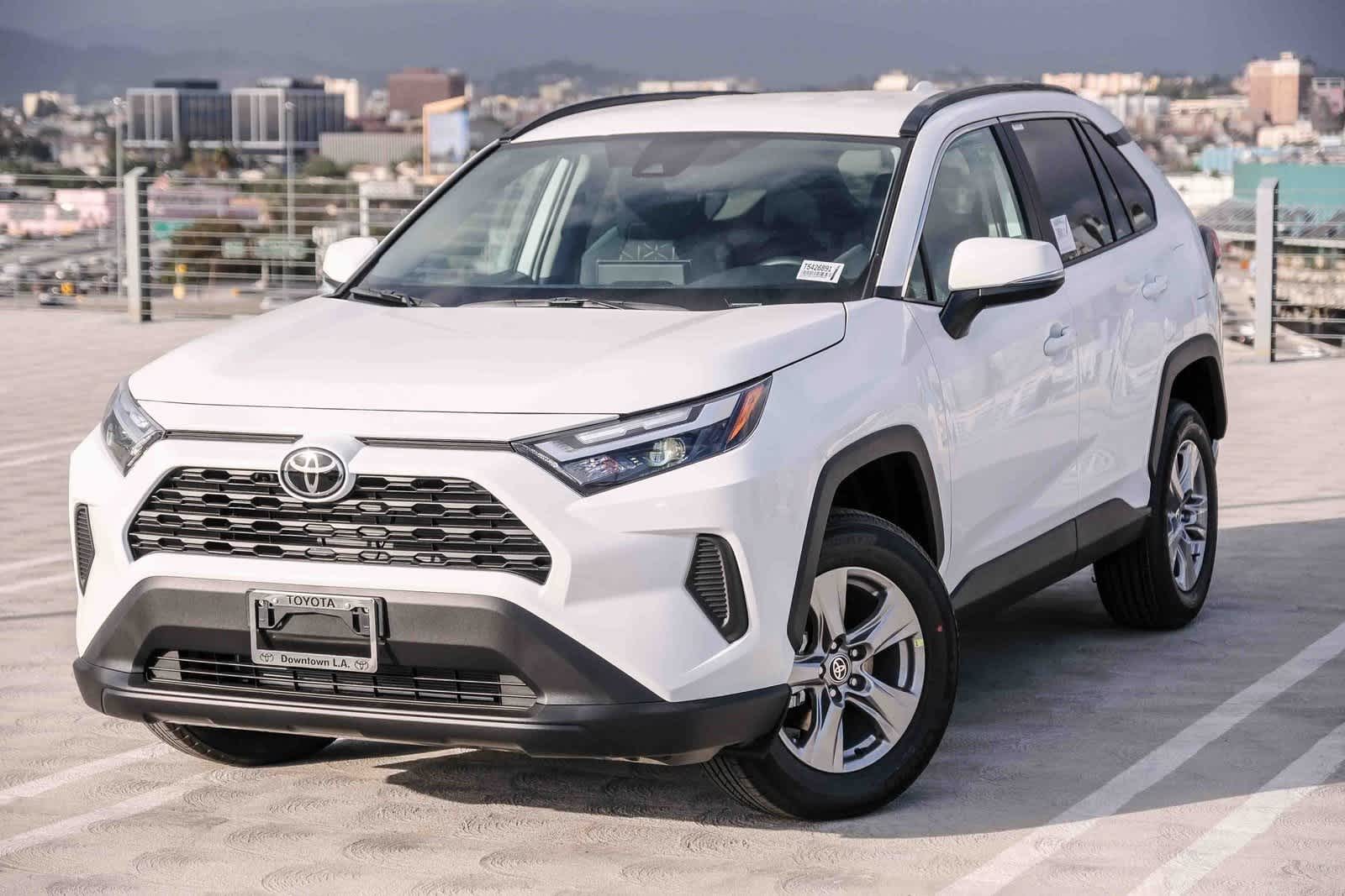 2025 Toyota RAV4 XLE