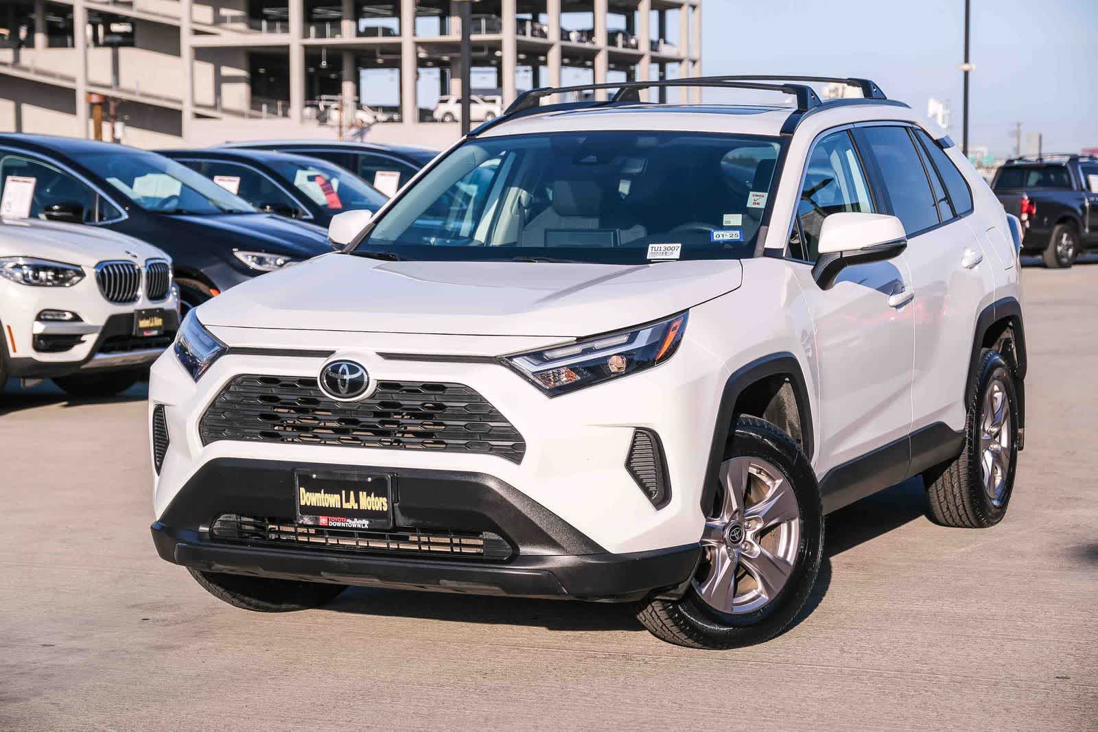 2023 Toyota RAV4 XLE FWD's photo