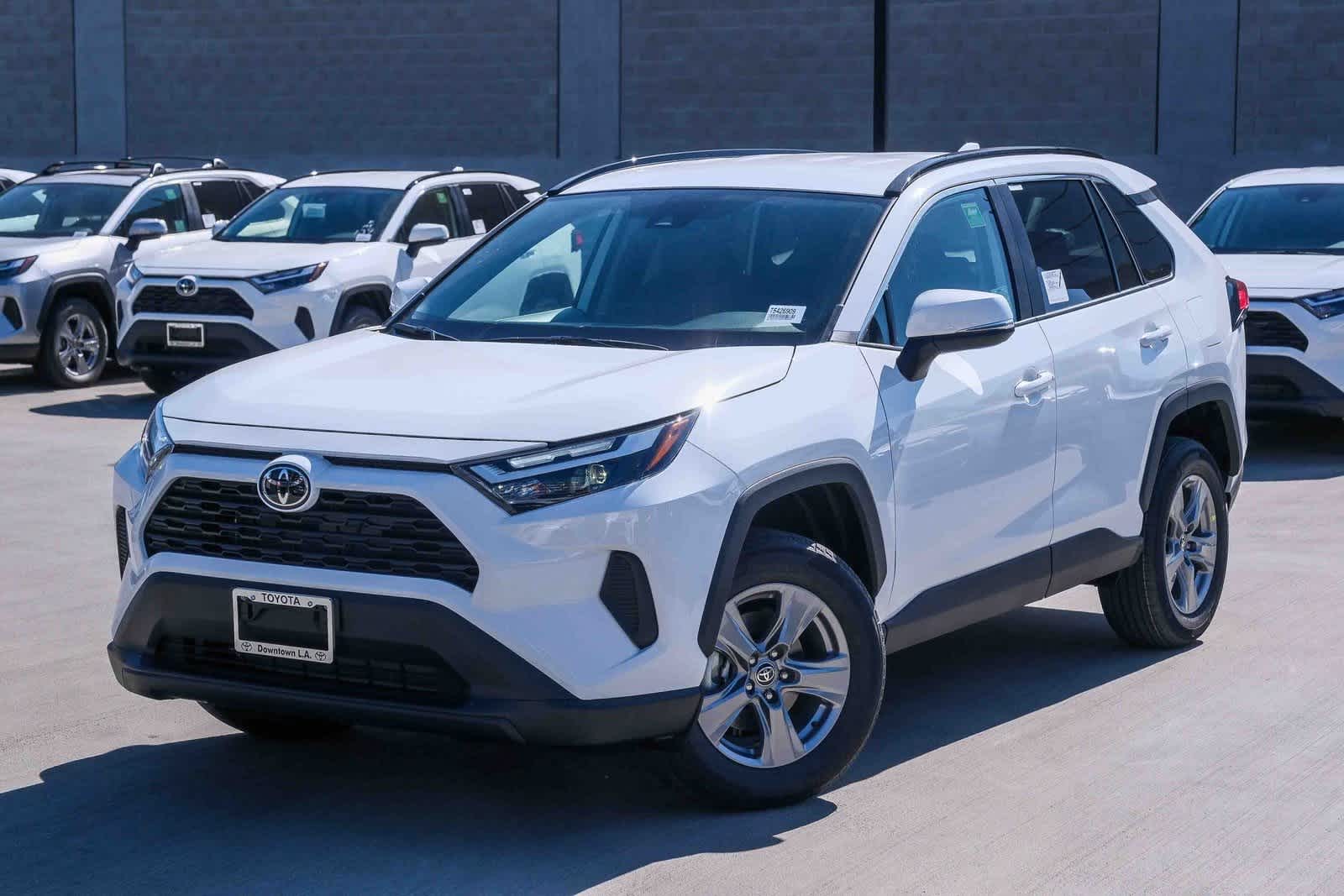 2025 Toyota RAV4 XLE
