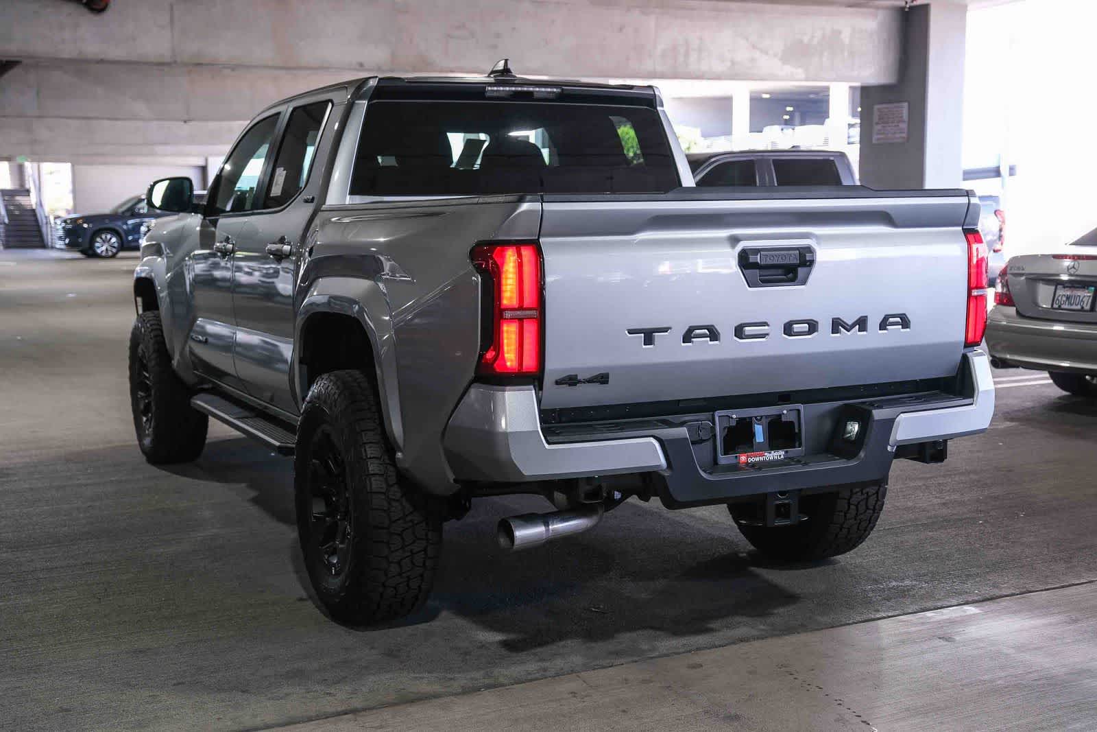 2026 Toyota Tacoma SR5 - Photo 6