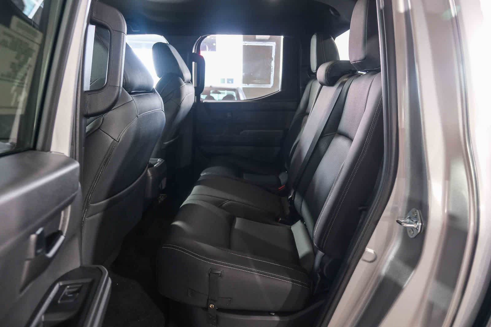 2026 Toyota Tacoma SR5 - Photo 21