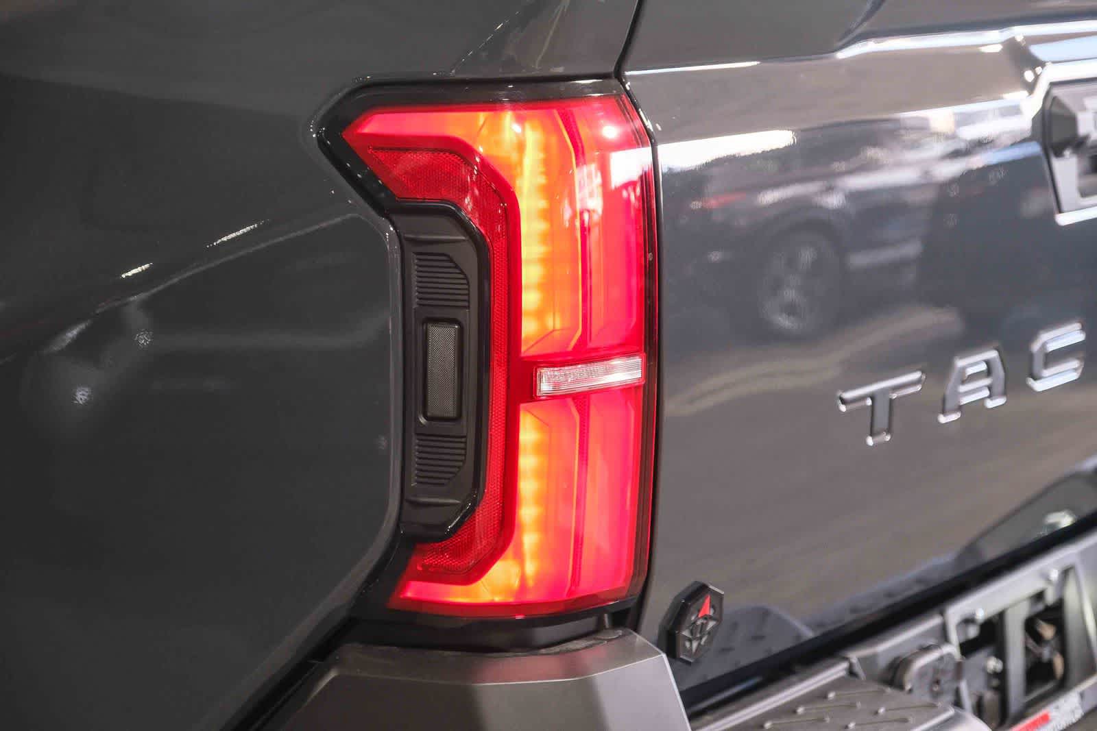 2026 Toyota Tacoma Trailhunter - Photo 6