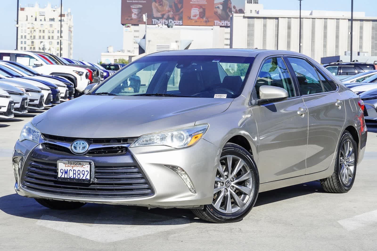 2016 Toyota Camry Hybrid XLE