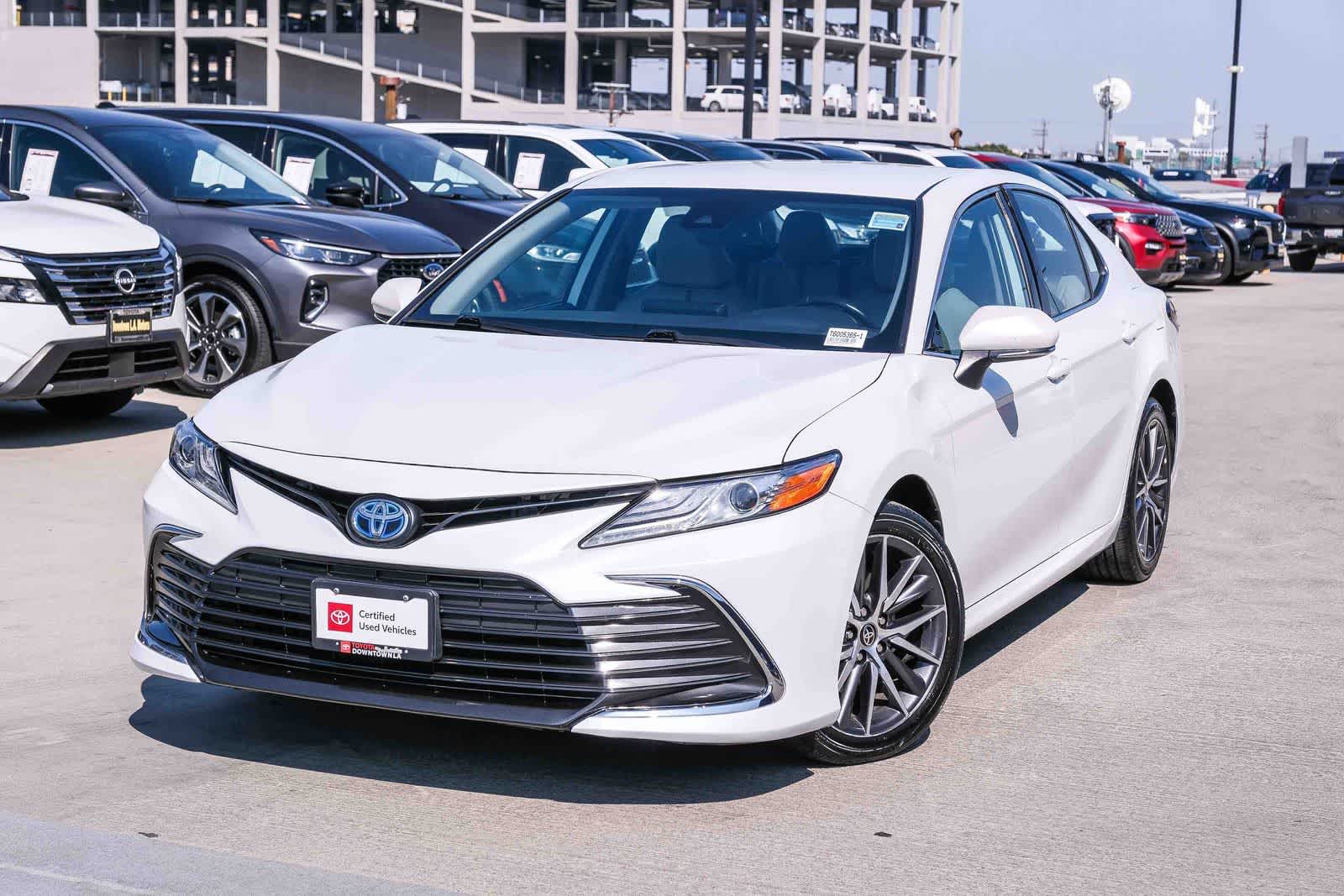 2022 Toyota Camry Hybrid XLE