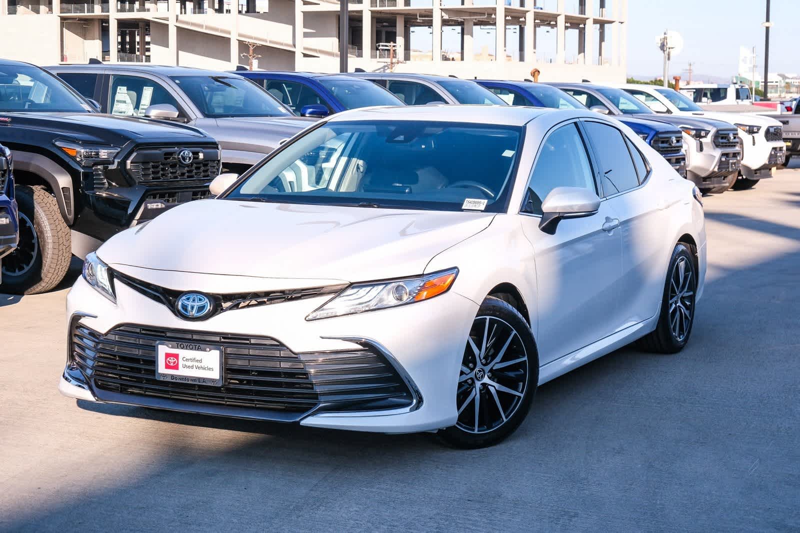 2022 Toyota Camry Hybrid XLE