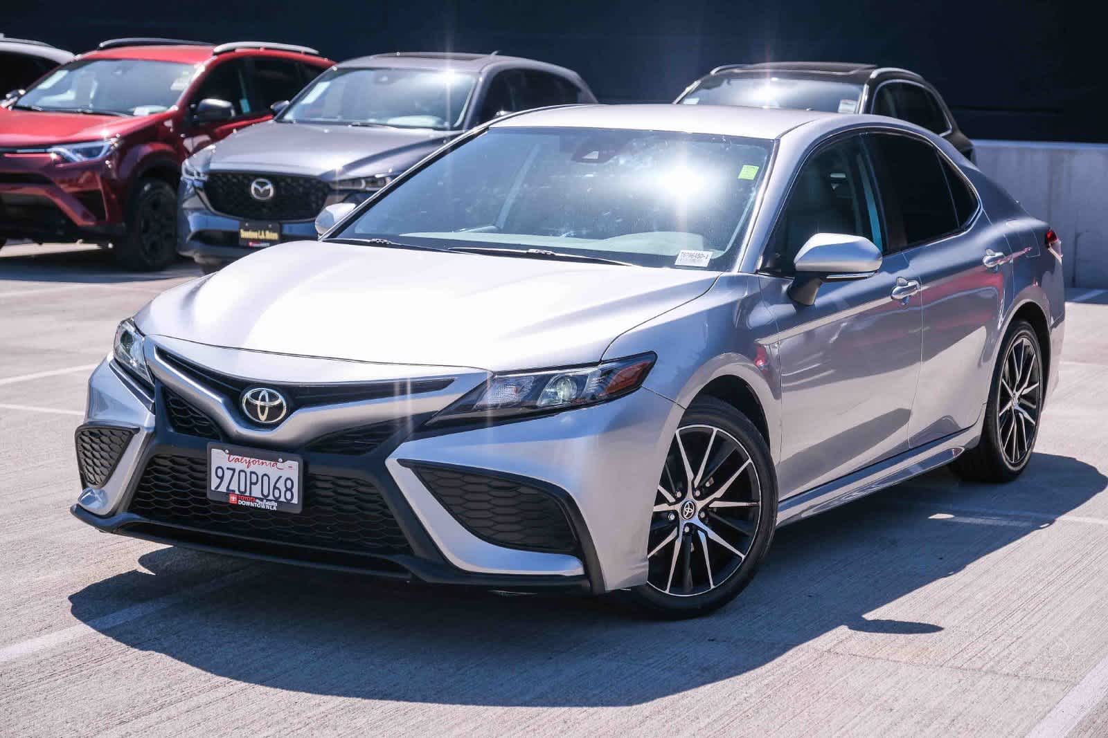 Toyota Camry SE 2022