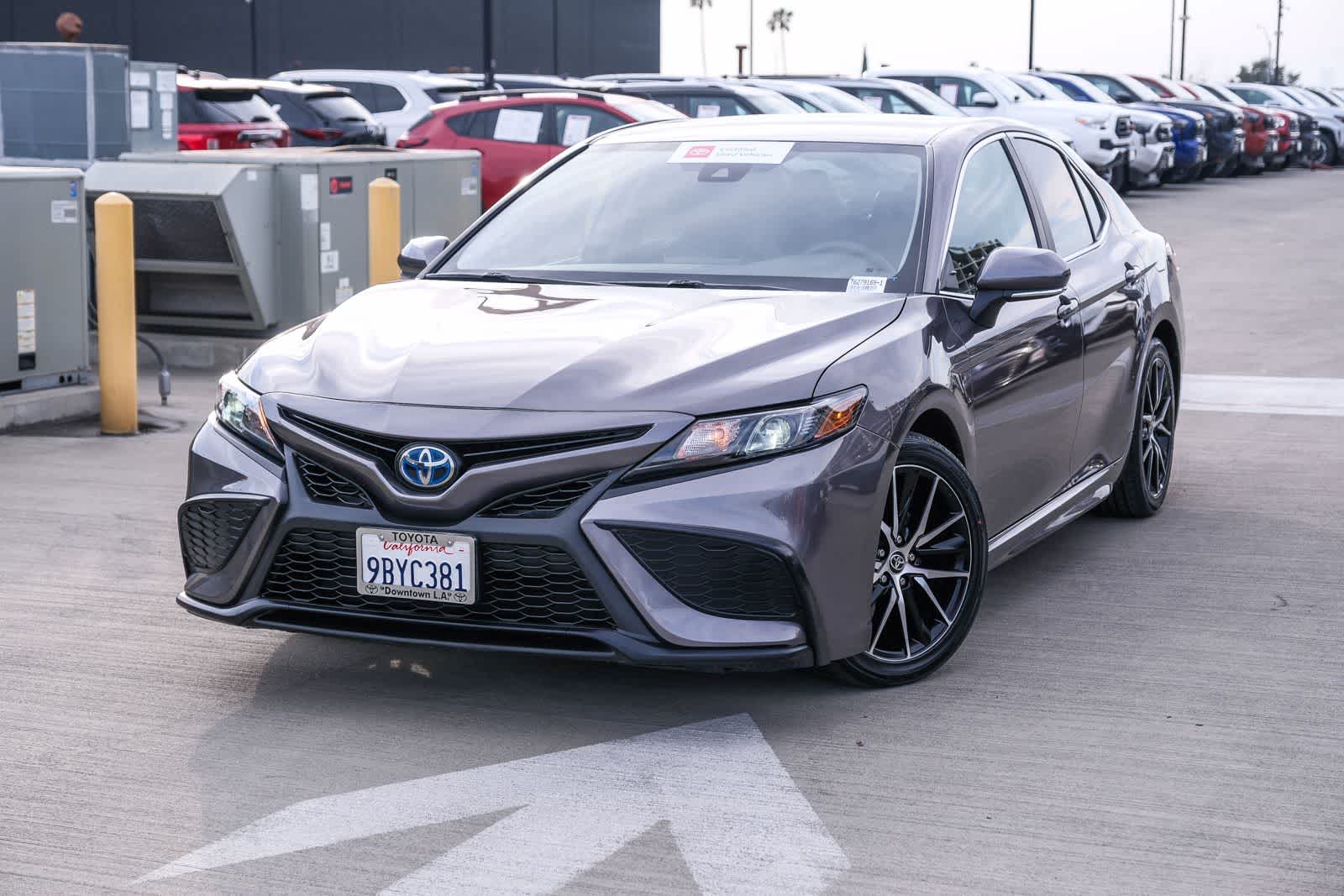 2022 Toyota Camry Hybrid SE