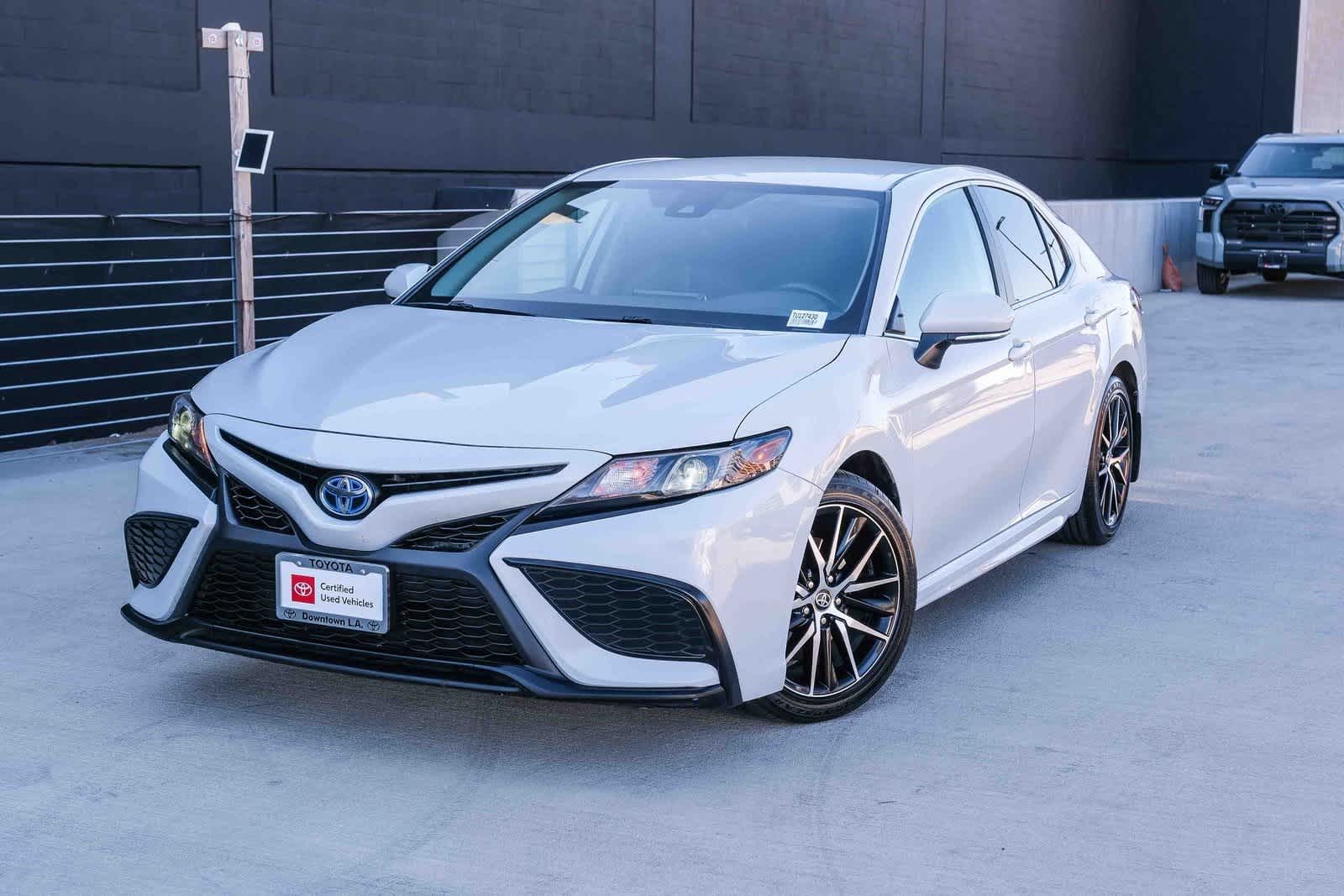 2023 Toyota Camry Hybrid SE