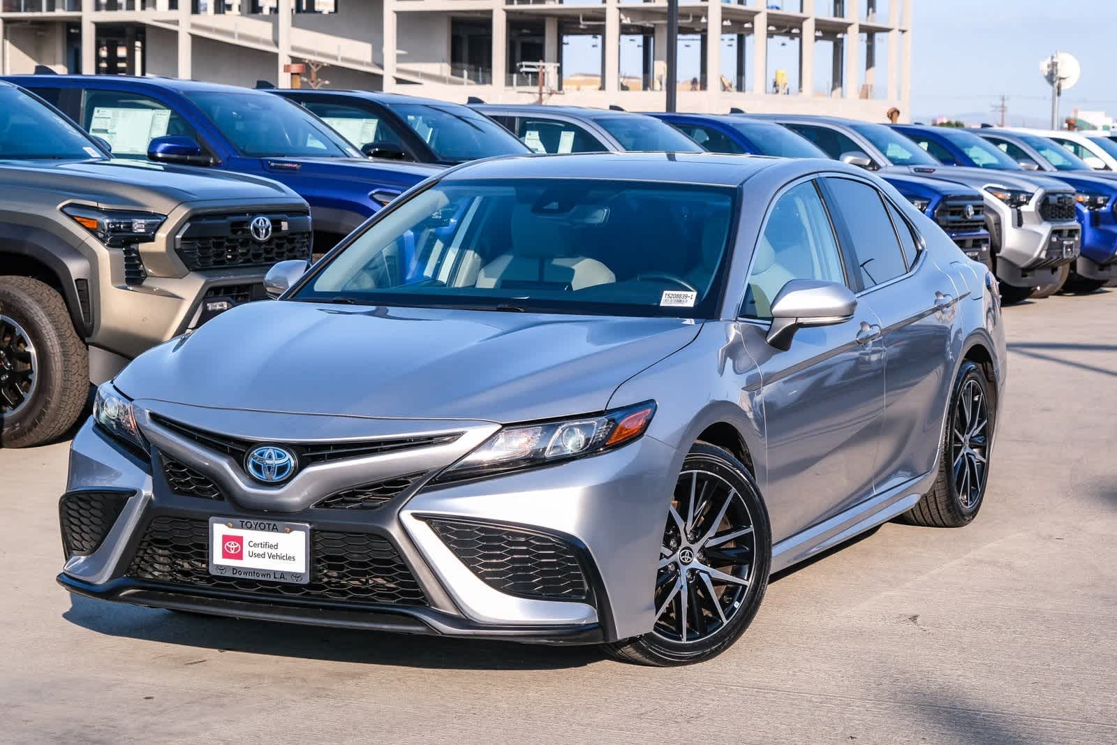 2023 Toyota Camry Hybrid SE