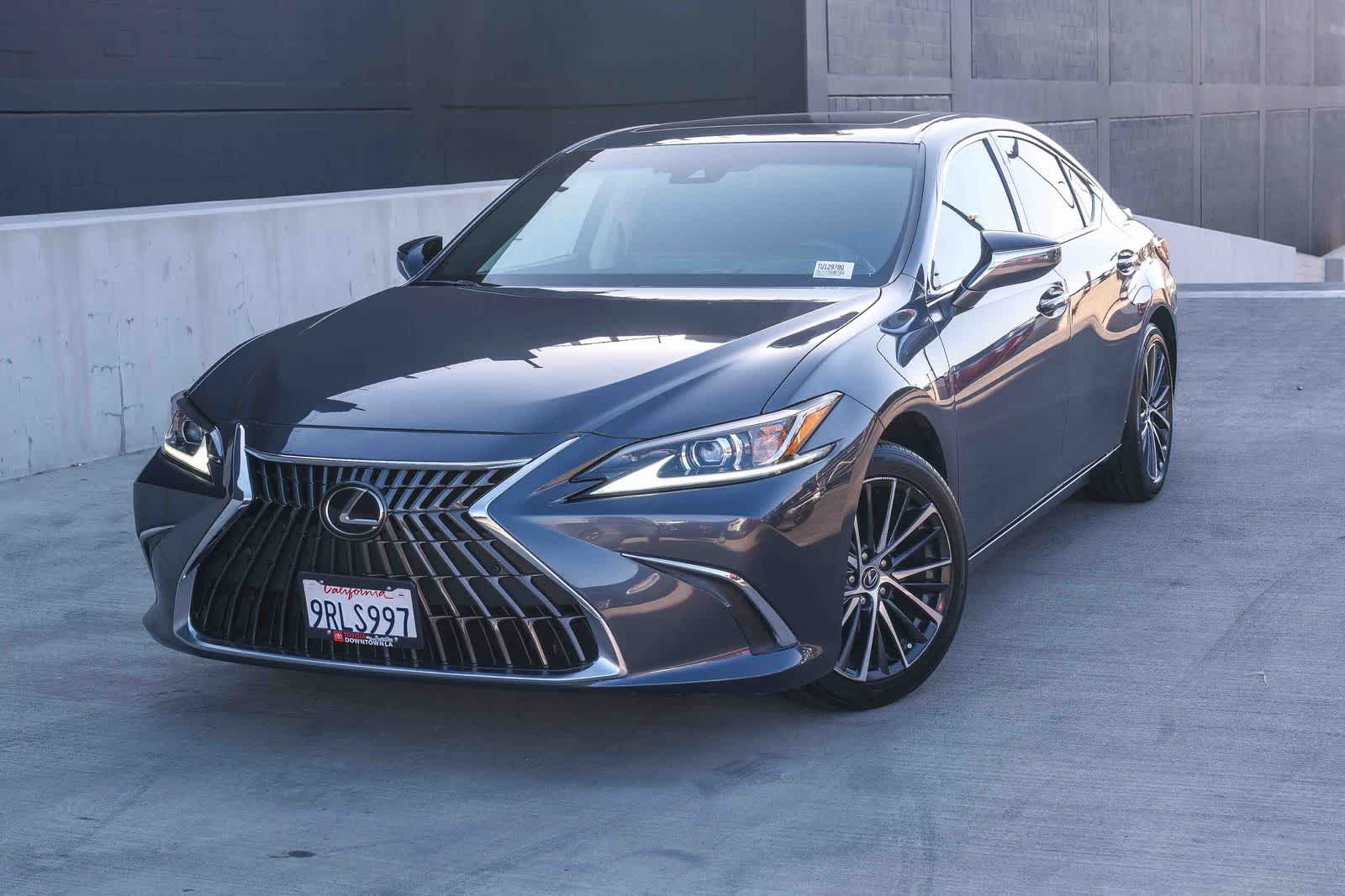 2025 Lexus ES 300h 