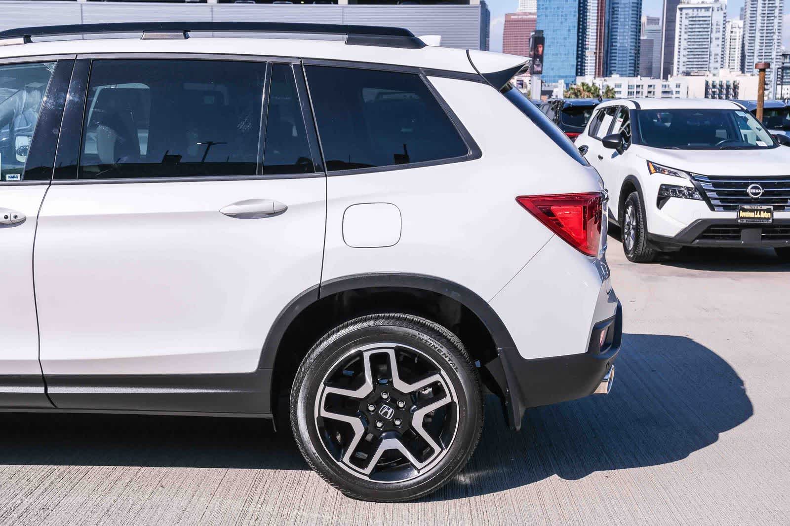 Used Platinum White Pearl 2023 Honda Passport Elite for Sale in