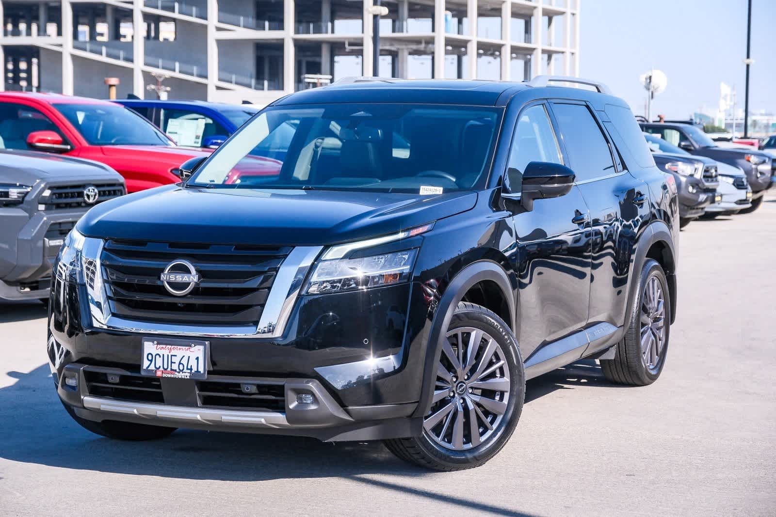 2022 Nissan Pathfinder SL