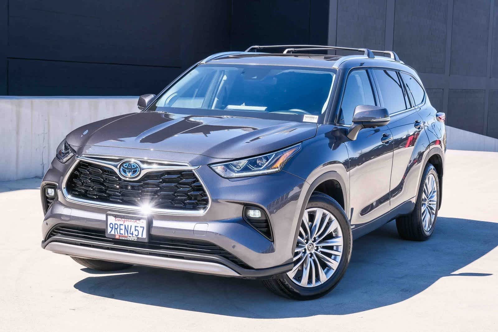 2024 Toyota Highlander Hybrid Platinum