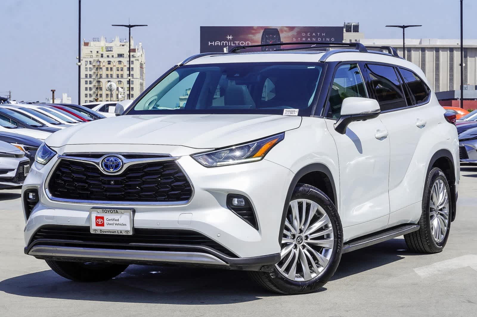 2023 Toyota Highlander Hybrid Platinum