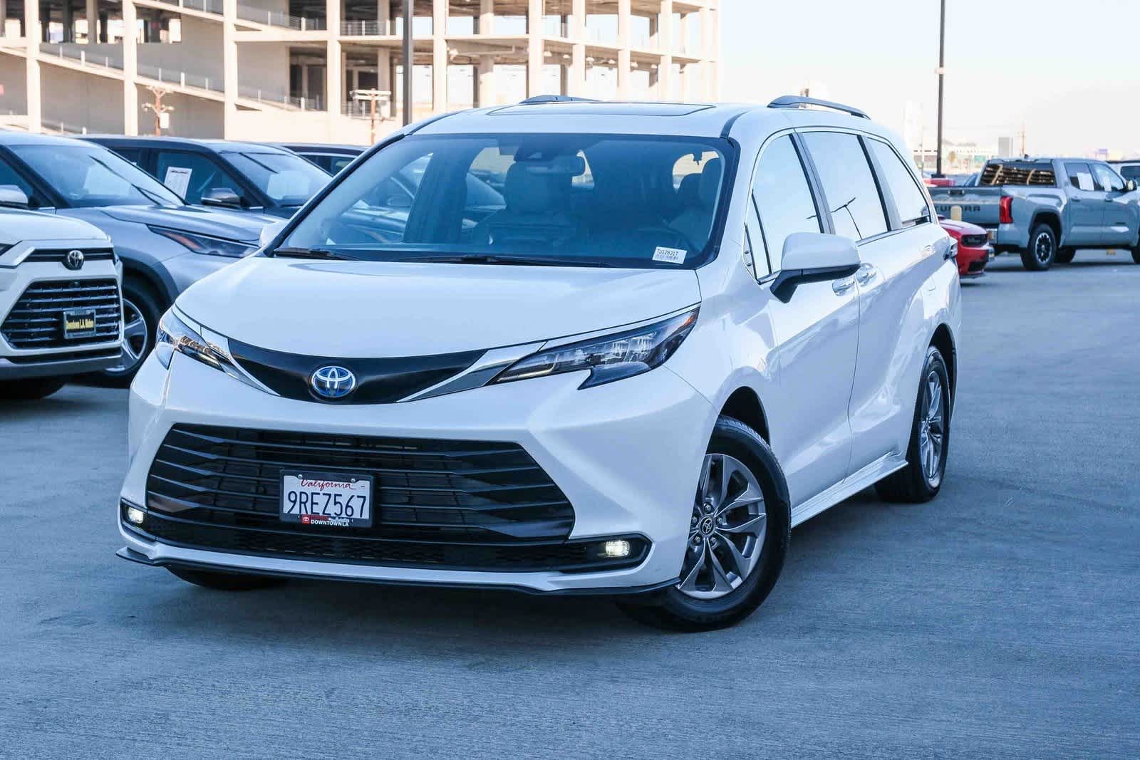 2025 Toyota Sienna XLE